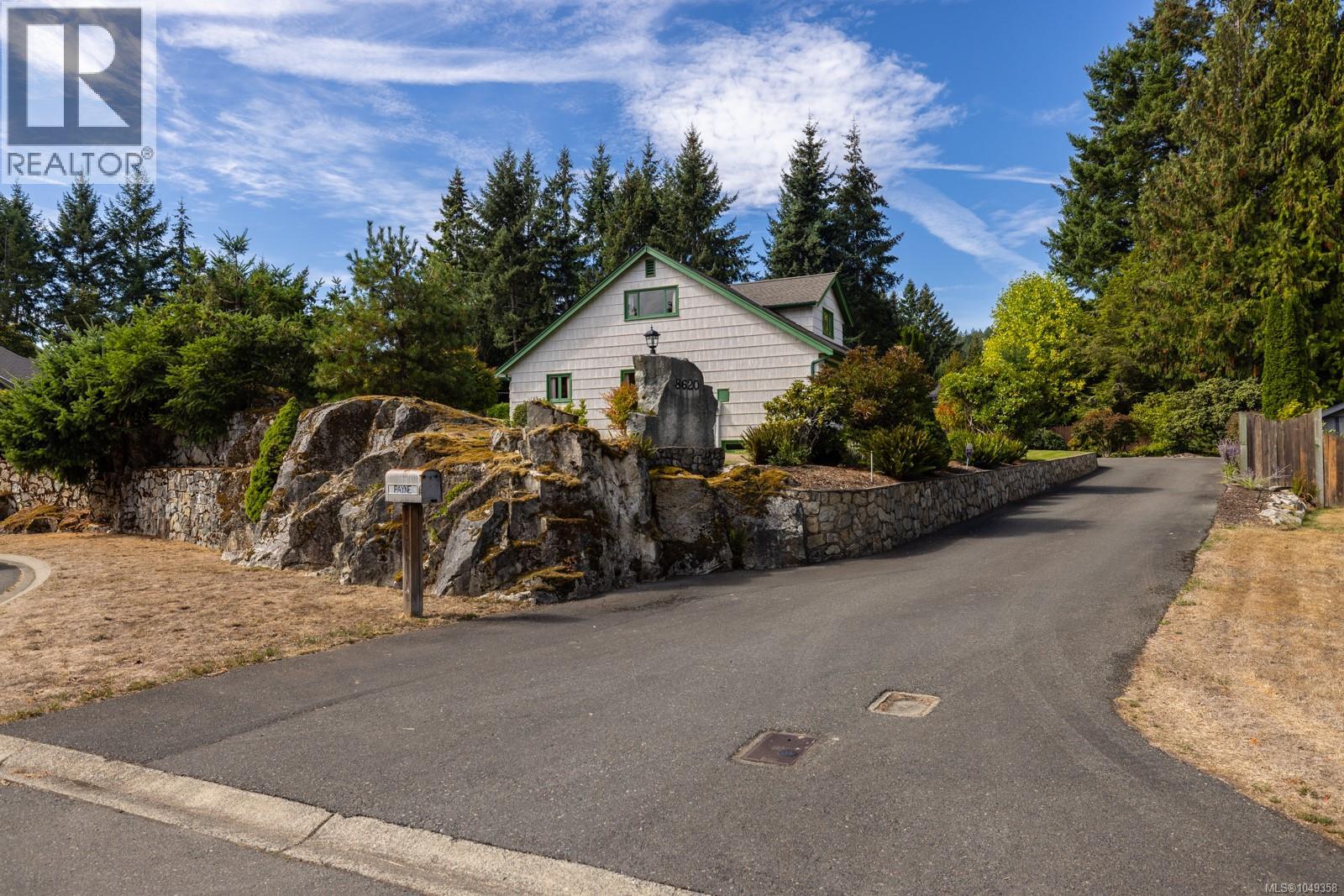 8620 Forest Park Pl, North Saanich, British Columbia V8L 5Z7 - Photo 4 - 1049358