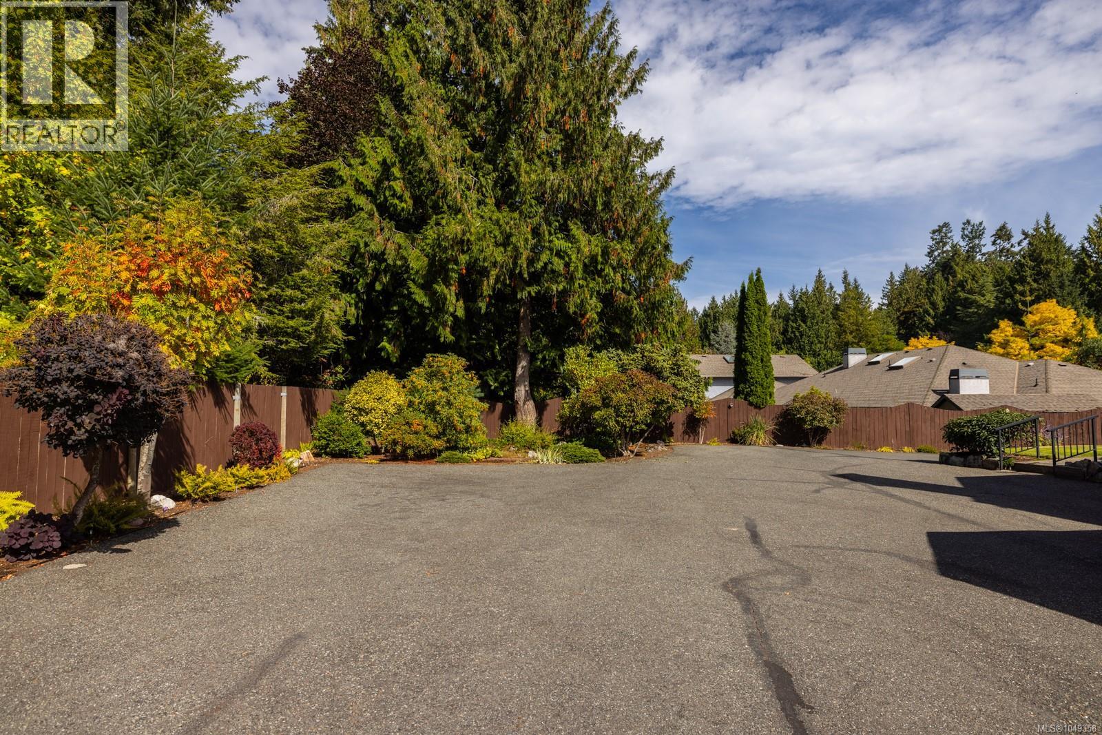 8620 Forest Park Pl, North Saanich, British Columbia V8L 5Z7 - Photo 43 - 1049358