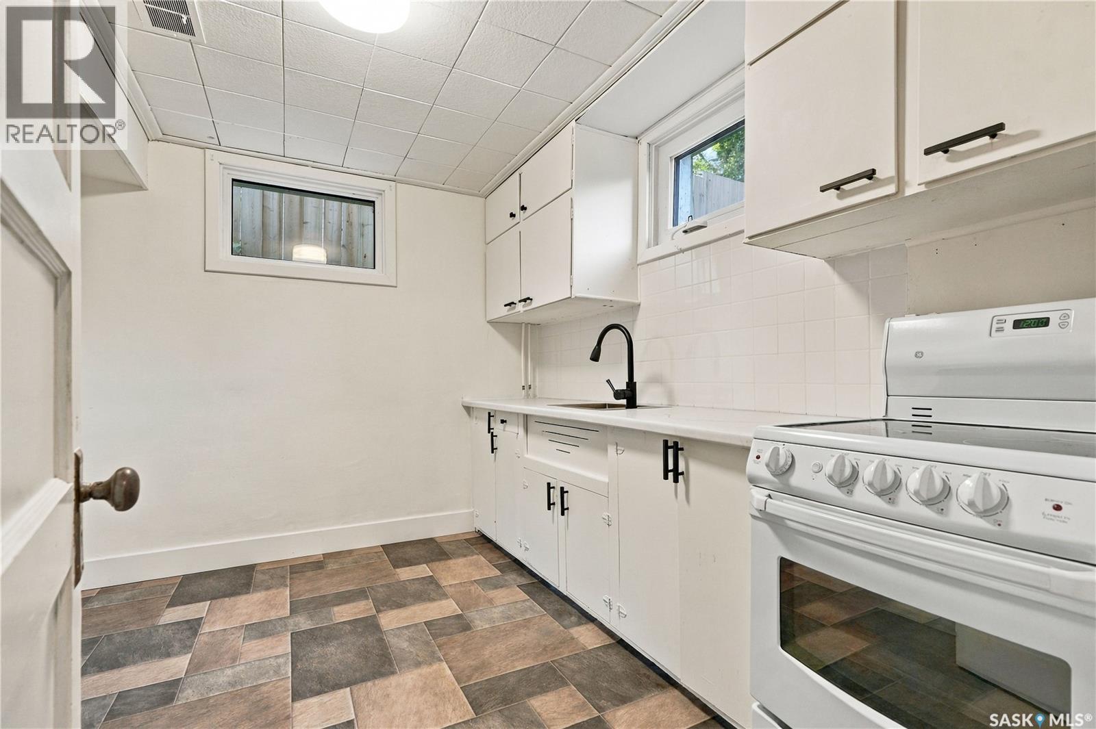 216 25th Street W, Saskatoon, Saskatchewan  S7L 0C4 - Photo 33 - SK048758