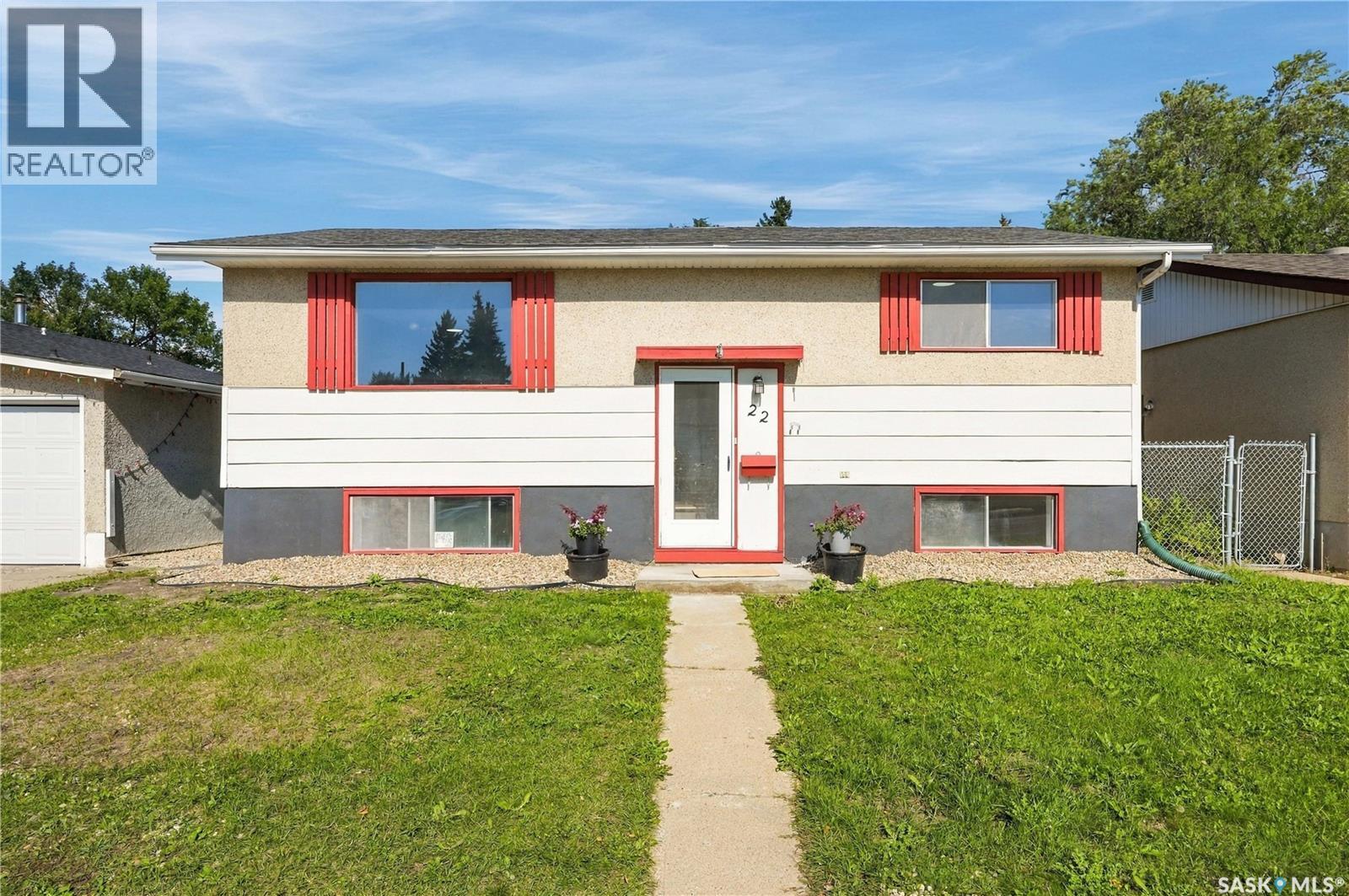22 Ramsay Court, Saskatoon, Saskatchewan  S7H 4H1 - Photo 3 - SK048690