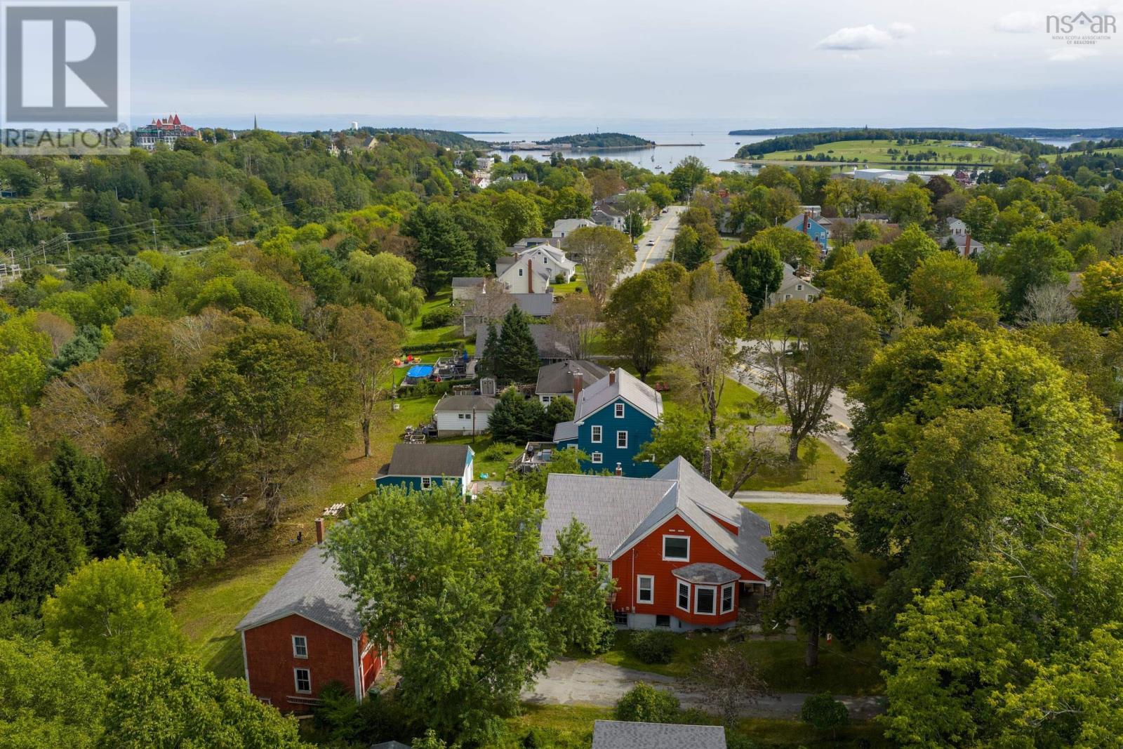 8 Maple Avenue, Lunenburg, Nova Scotia  B0J 2C0 - Photo 47 - 202623667