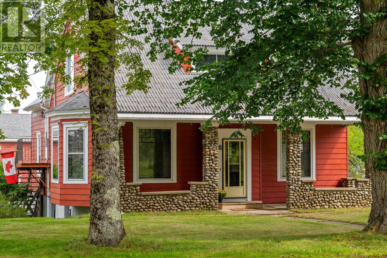 8 Maple Avenue, Lunenburg, Nova Scotia  B0J 2C0 - Photo 5 - 202623667