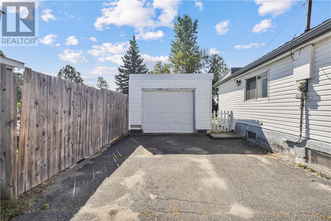 449 Adelaide Street, Espanola, Ontario  P5E 1K5 - Photo 3 - 2130448