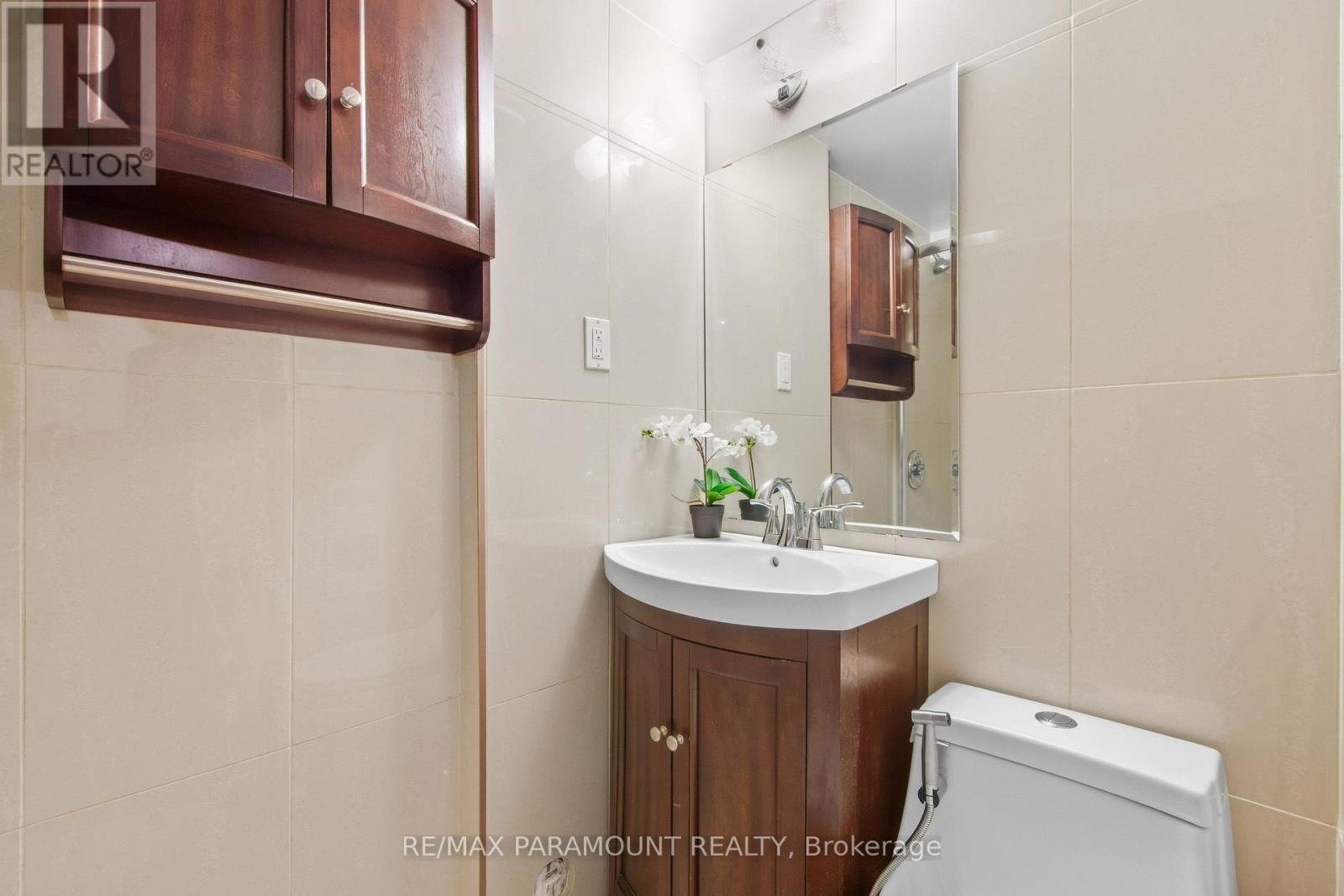 16 Gleneaden Court, Brampton, Ontario  L6S 2J7 - Photo 37 - W13797286