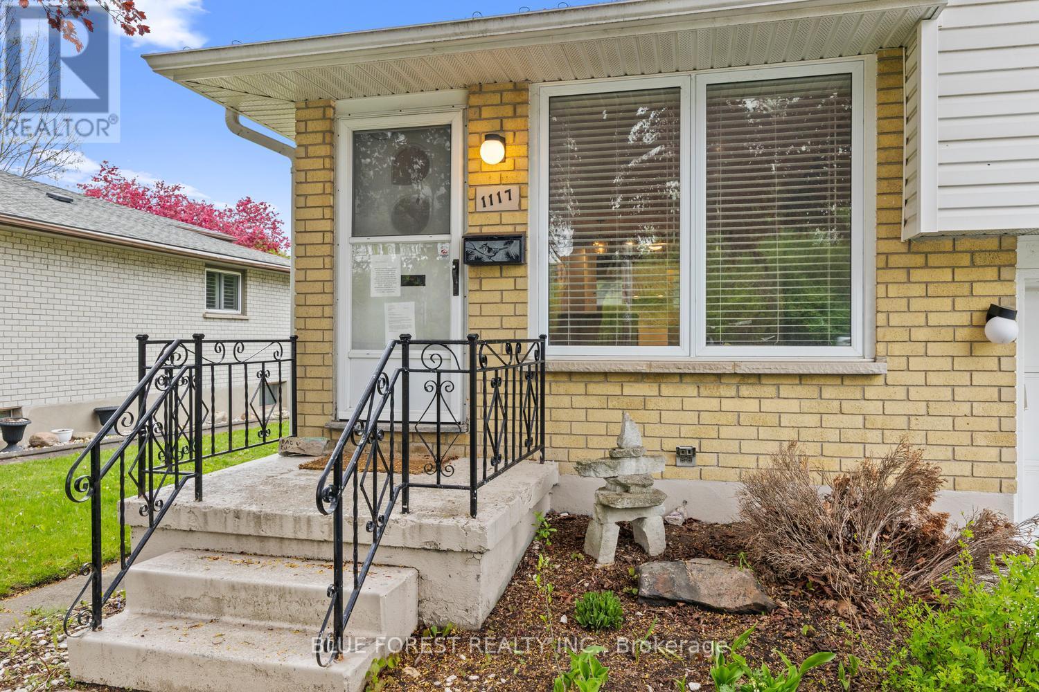 1117 Byron Baseline Road, London South, Ontario  N6K 2C7 - Photo 4 - X13798508
