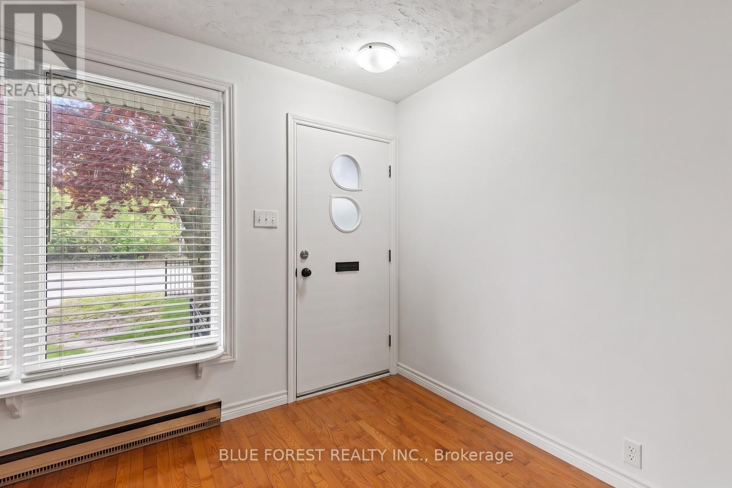1117 Byron Baseline Road, London South, Ontario  N6K 2C7 - Photo 5 - X13798508