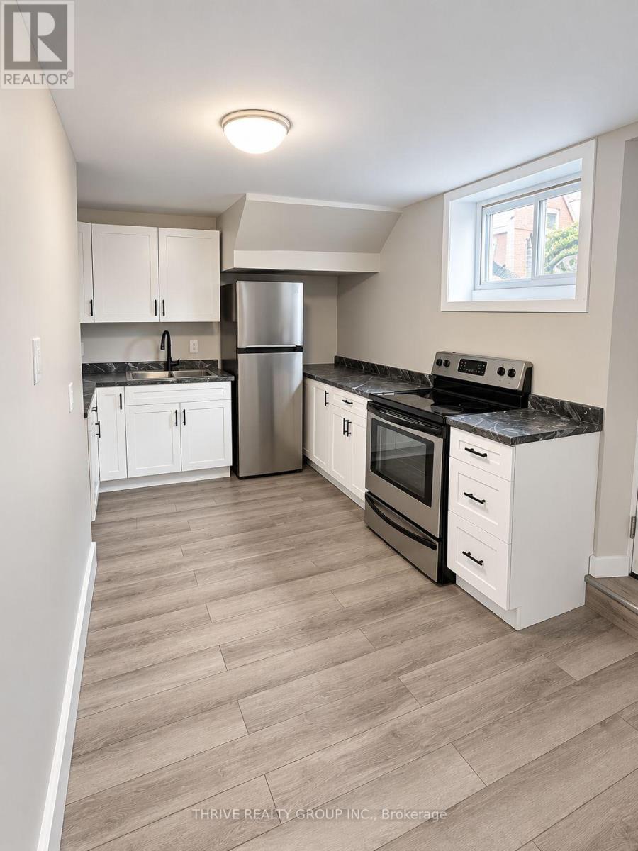 3 - 118 Pine Lawn Avenue, London East, Ontario  N5Z 2R2 - Photo 1 - X13798540
