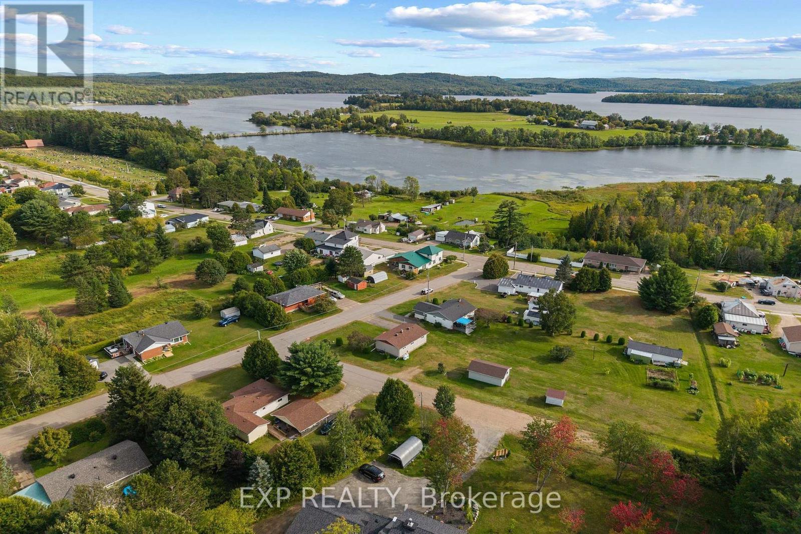 17 Casey Street, Madawaska Valley, Ontario  K0J 1B0 - Photo 35 - X13798636