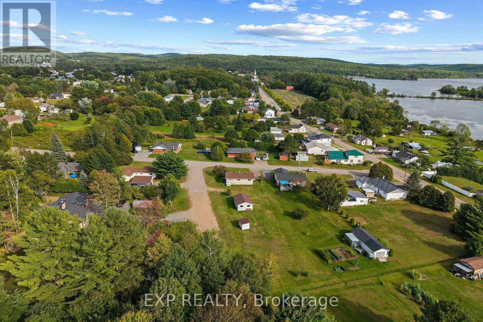 17 Casey Street, Madawaska Valley, Ontario  K0J 1B0 - Photo 37 - X13798636