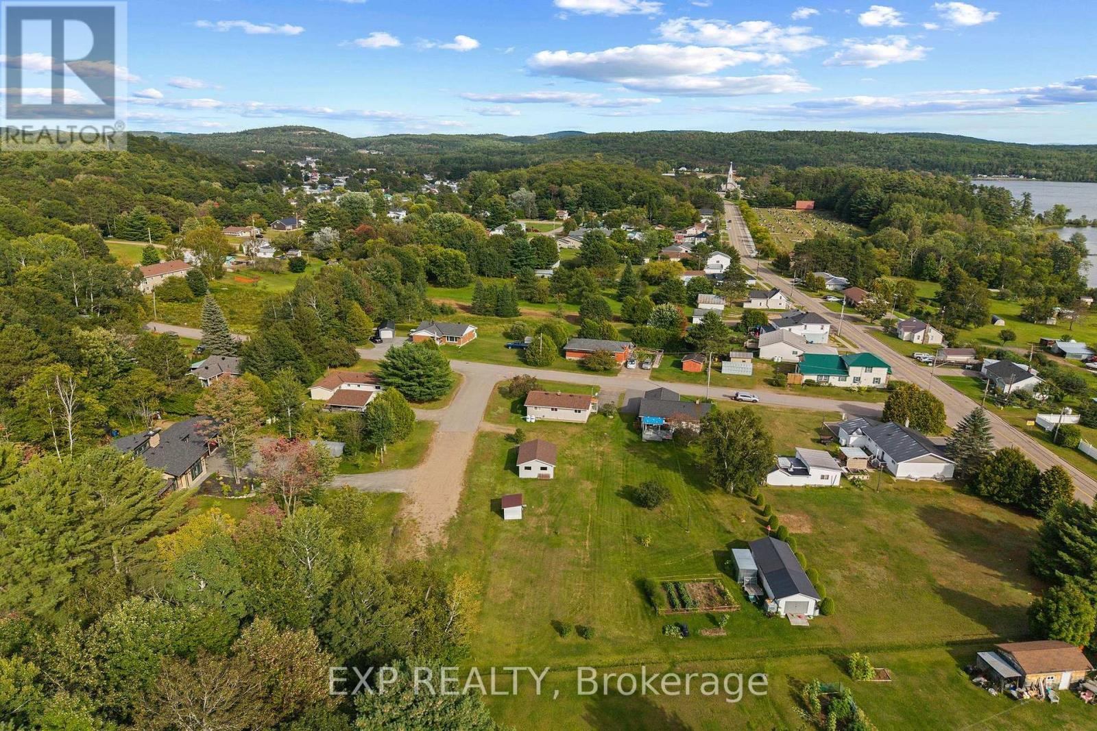 17 Casey Street, Madawaska Valley, Ontario  K0J 1B0 - Photo 38 - X13798636