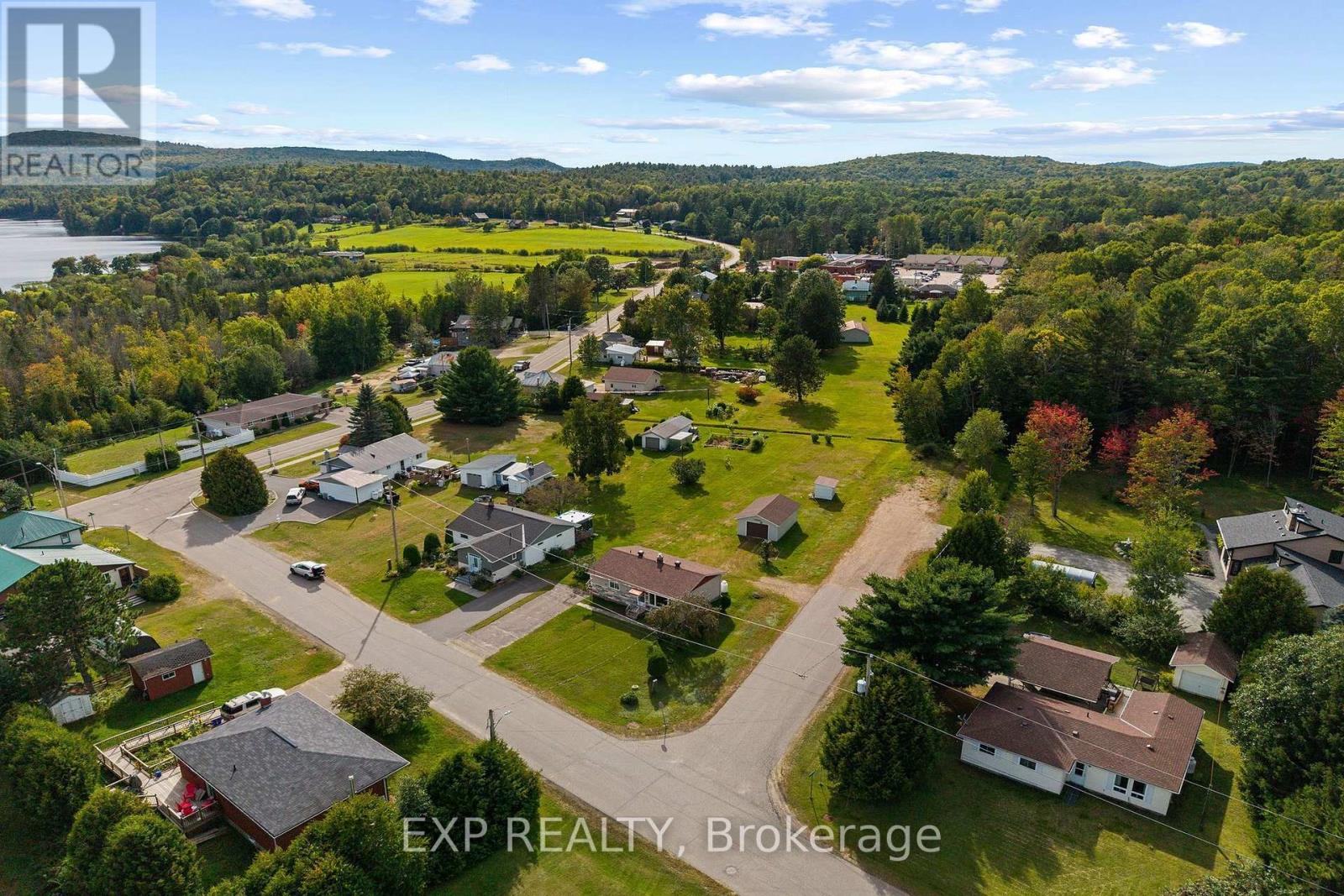 17 Casey Street, Madawaska Valley, Ontario  K0J 1B0 - Photo 6 - X13798636
