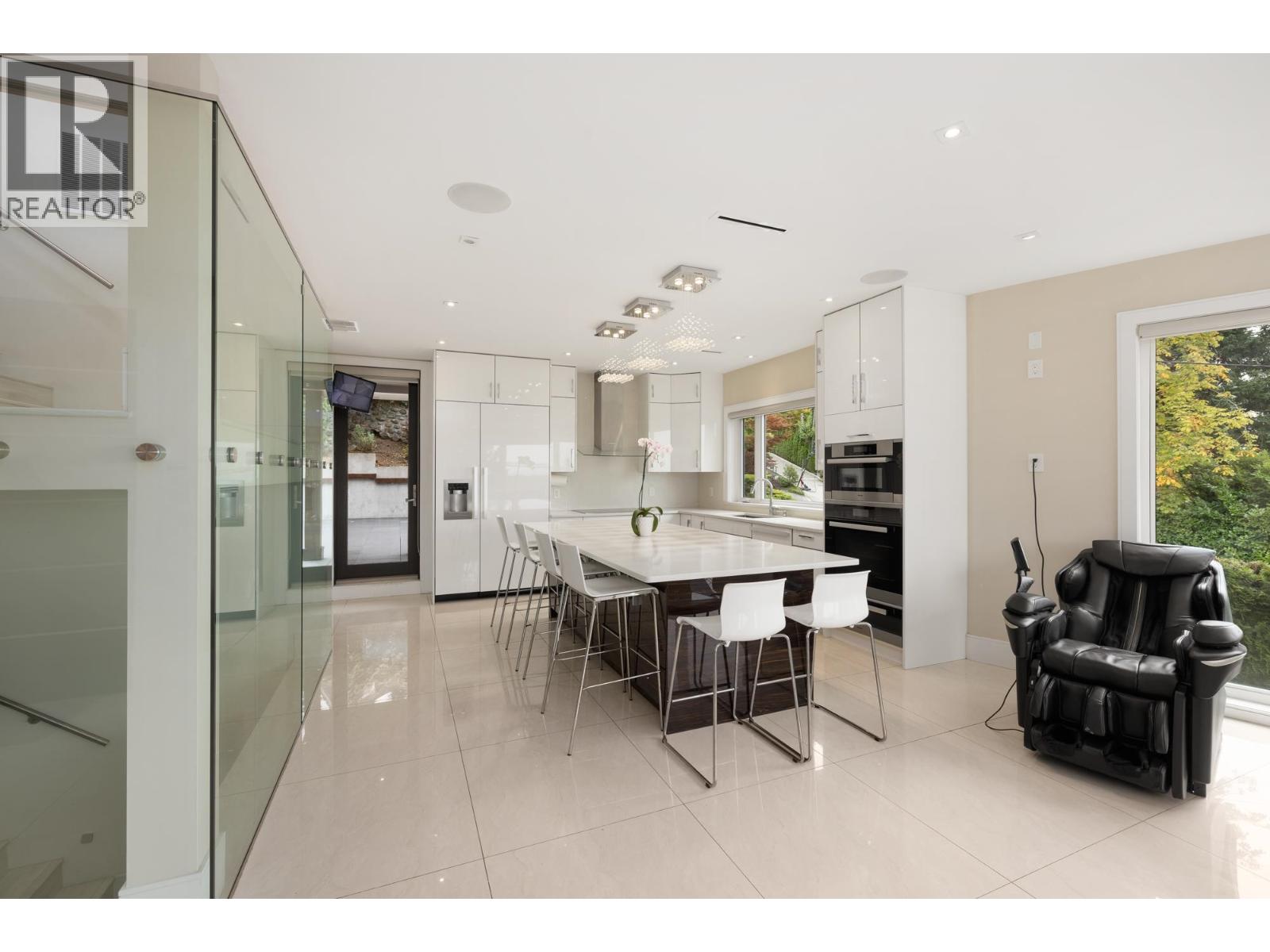 4716 Skyline Drive, North Vancouver, British Columbia  V7R 3H8 - Photo 16 - R3166280