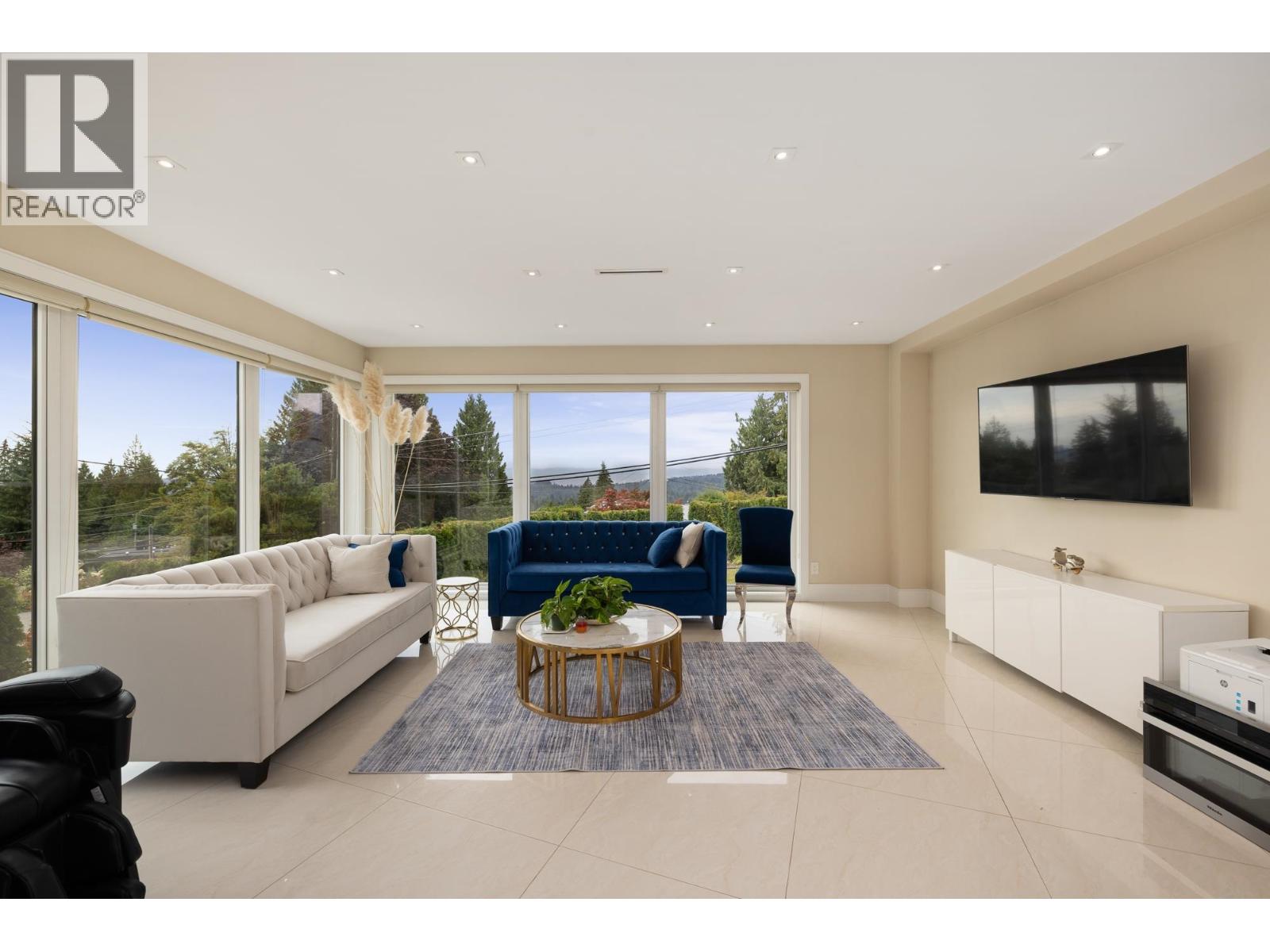 4716 Skyline Drive, North Vancouver, British Columbia  V7R 3H8 - Photo 11 - R3166280