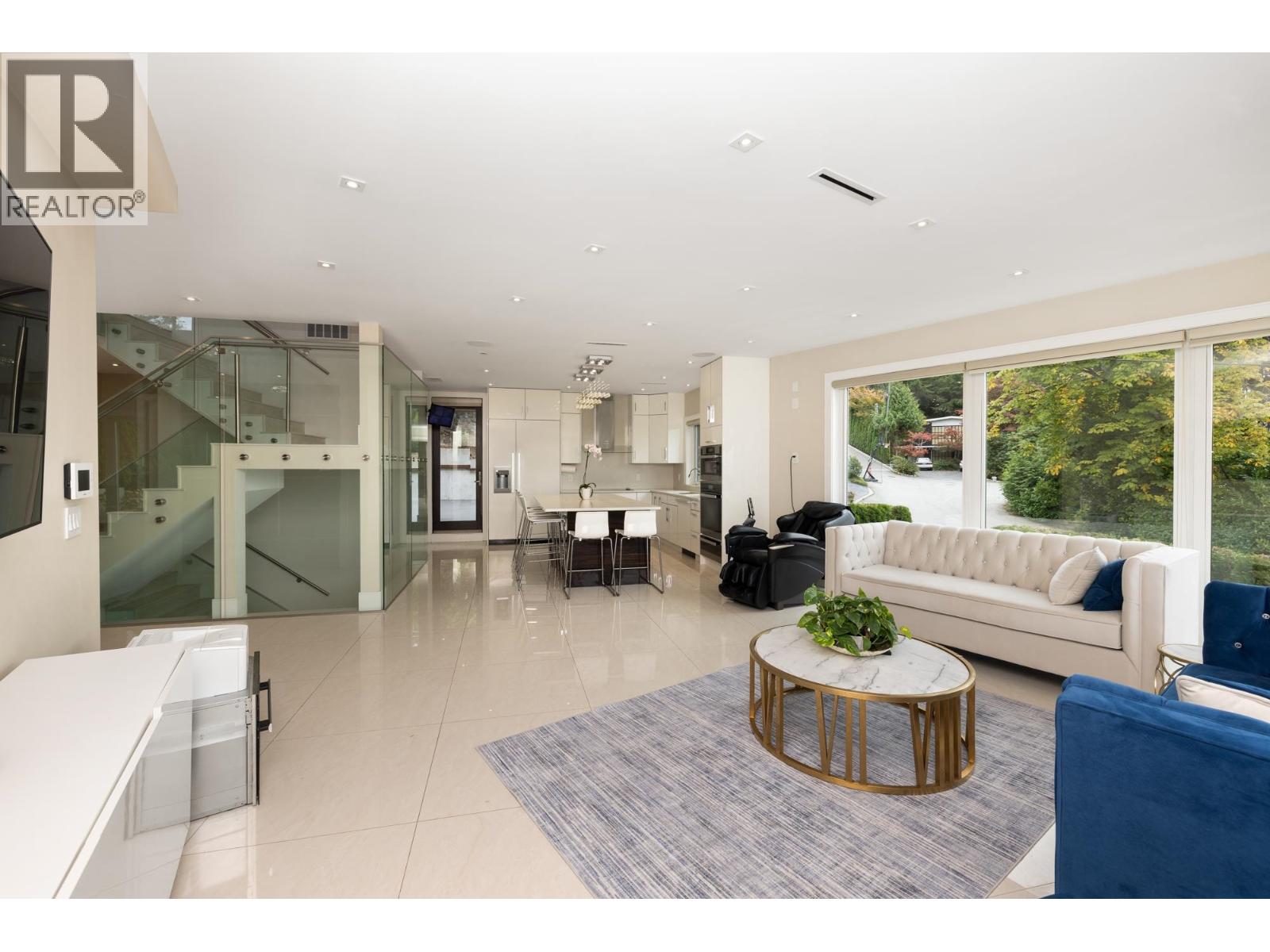 4716 Skyline Drive, North Vancouver, British Columbia  V7R 3H8 - Photo 15 - R3166280