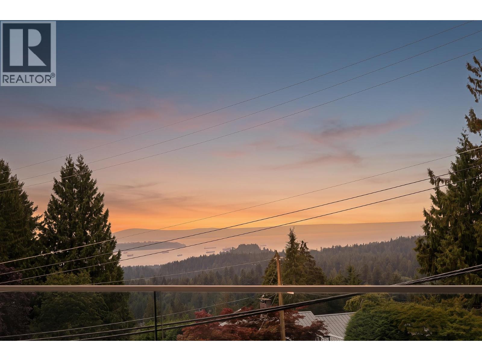 4716 Skyline Drive, North Vancouver, British Columbia  V7R 3H8 - Photo 5 - R3166280