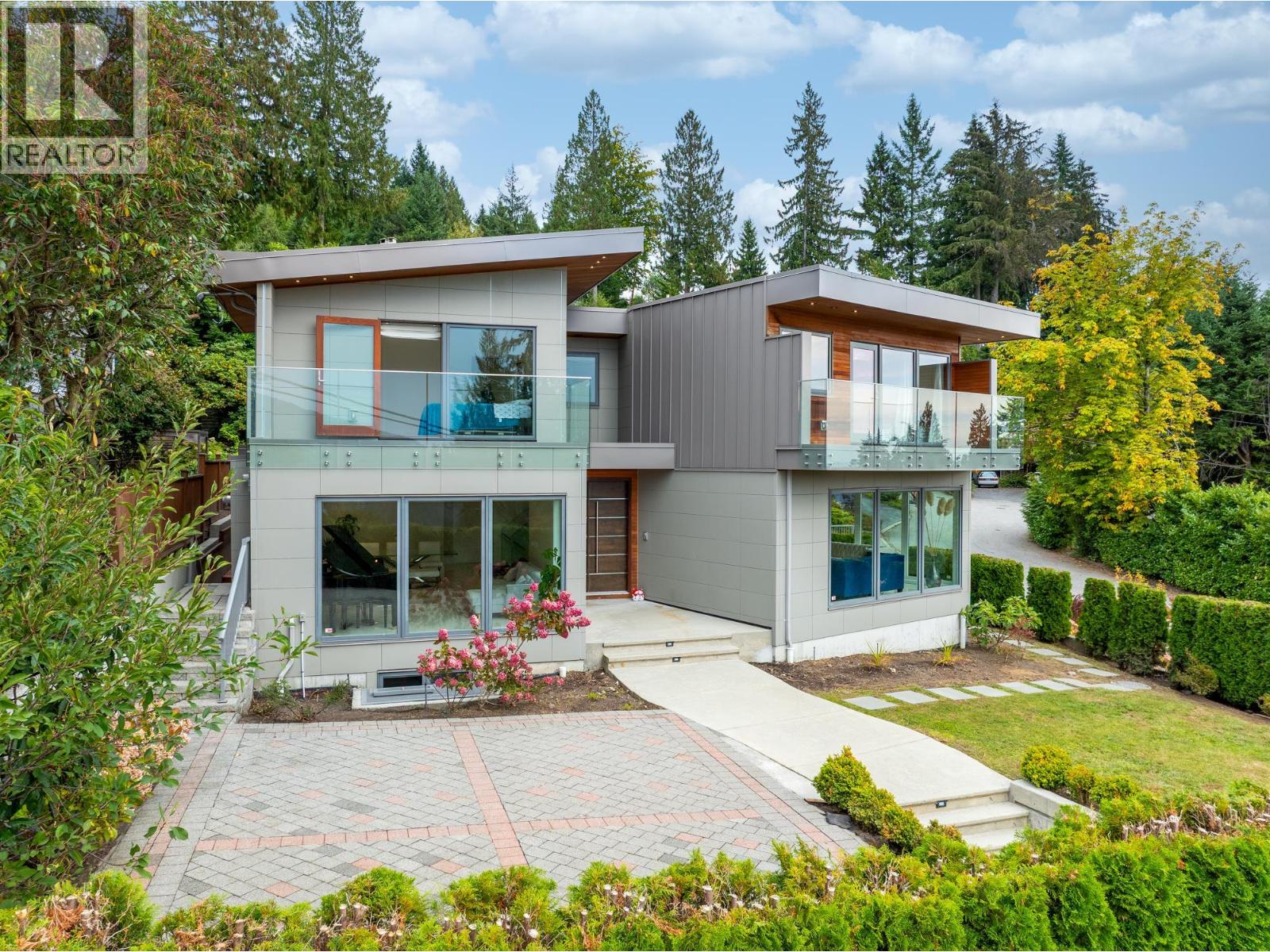 4716 Skyline Drive, North Vancouver, British Columbia  V7R 3H8 - Photo 7 - R3166280