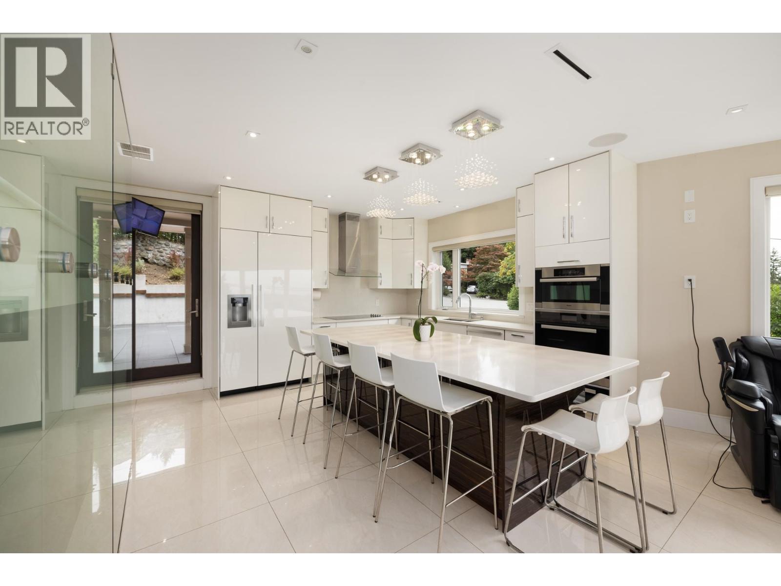 4716 Skyline Drive, North Vancouver, British Columbia  V7R 3H8 - Photo 18 - R3166280