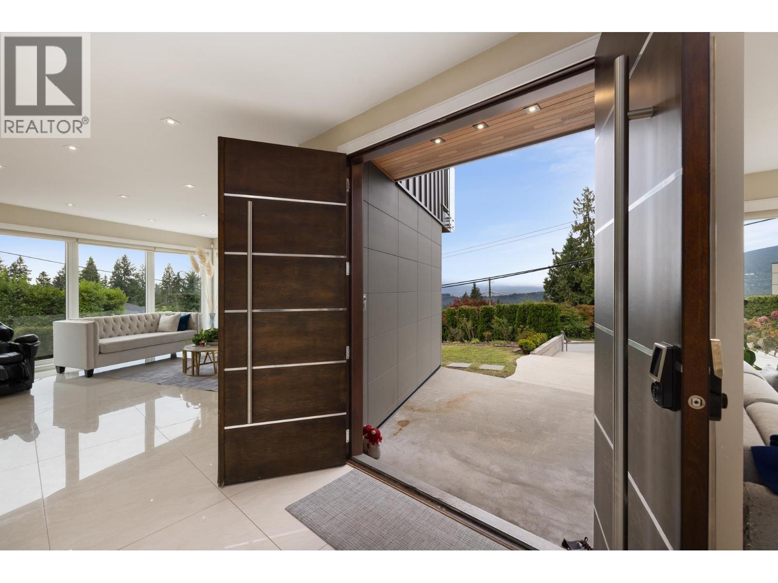4716 Skyline Drive, North Vancouver, British Columbia  V7R 3H8 - Photo 23 - R3166280