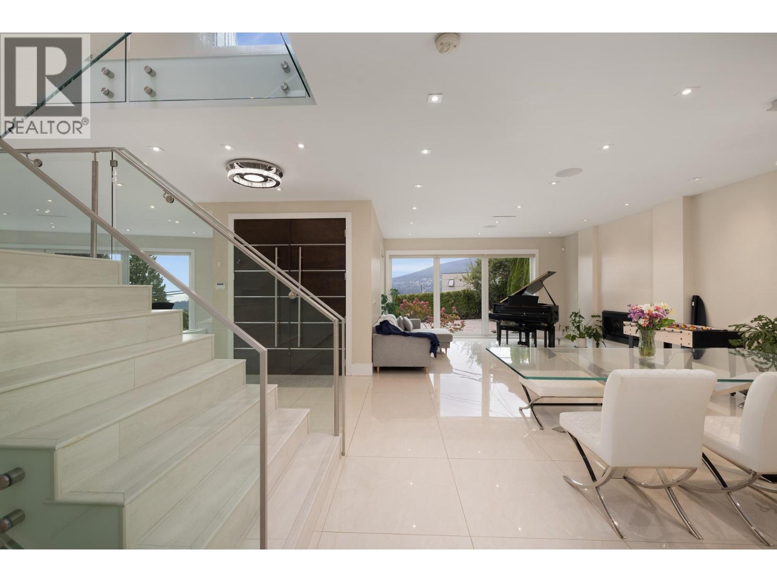 4716 Skyline Drive, North Vancouver, British Columbia  V7R 3H8 - Photo 24 - R3166280