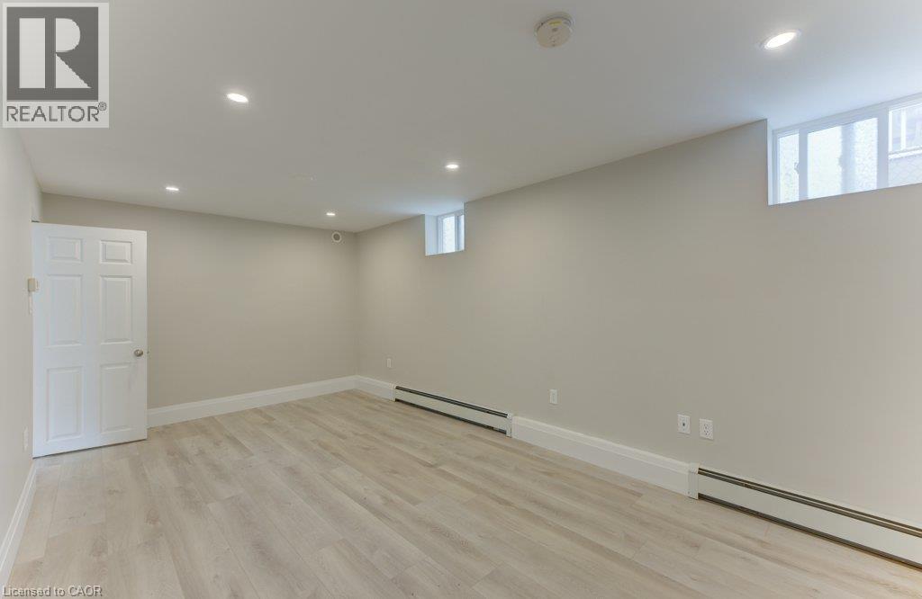 21 Waverly Road, Kitchener, Ontario  N2G 2E1 - Photo 35 - 40864295