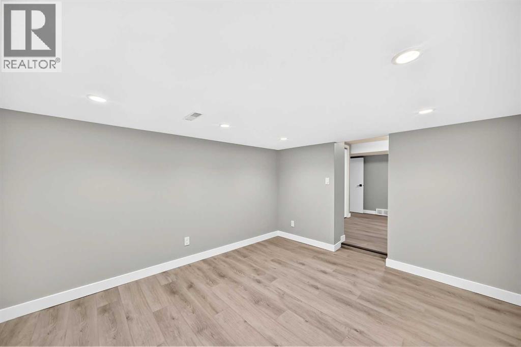 3824 Brooklyn Crescent NW, Calgary, Alberta  T2l 1H2 - Photo 36 - A2345969
