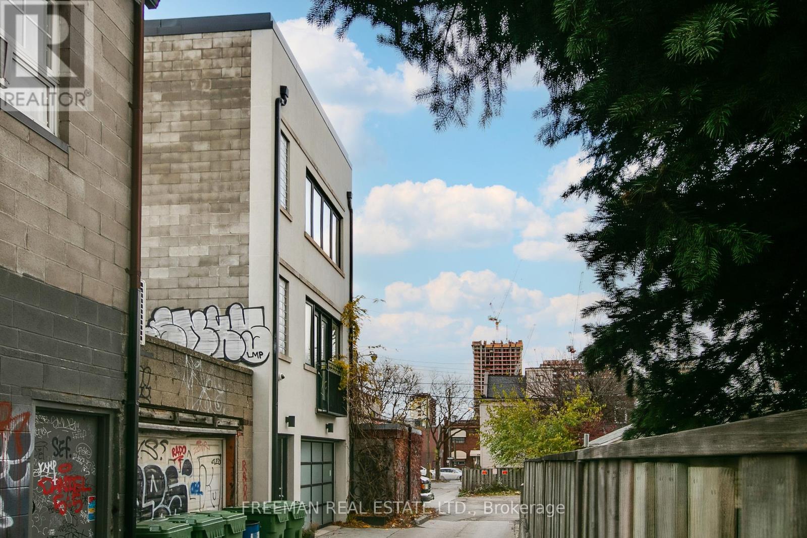 Laneway - 1239 Bloor Street W, Toronto (Dufferin Grove), Ontario  M6H 1N6 - Photo 31 - C13798710