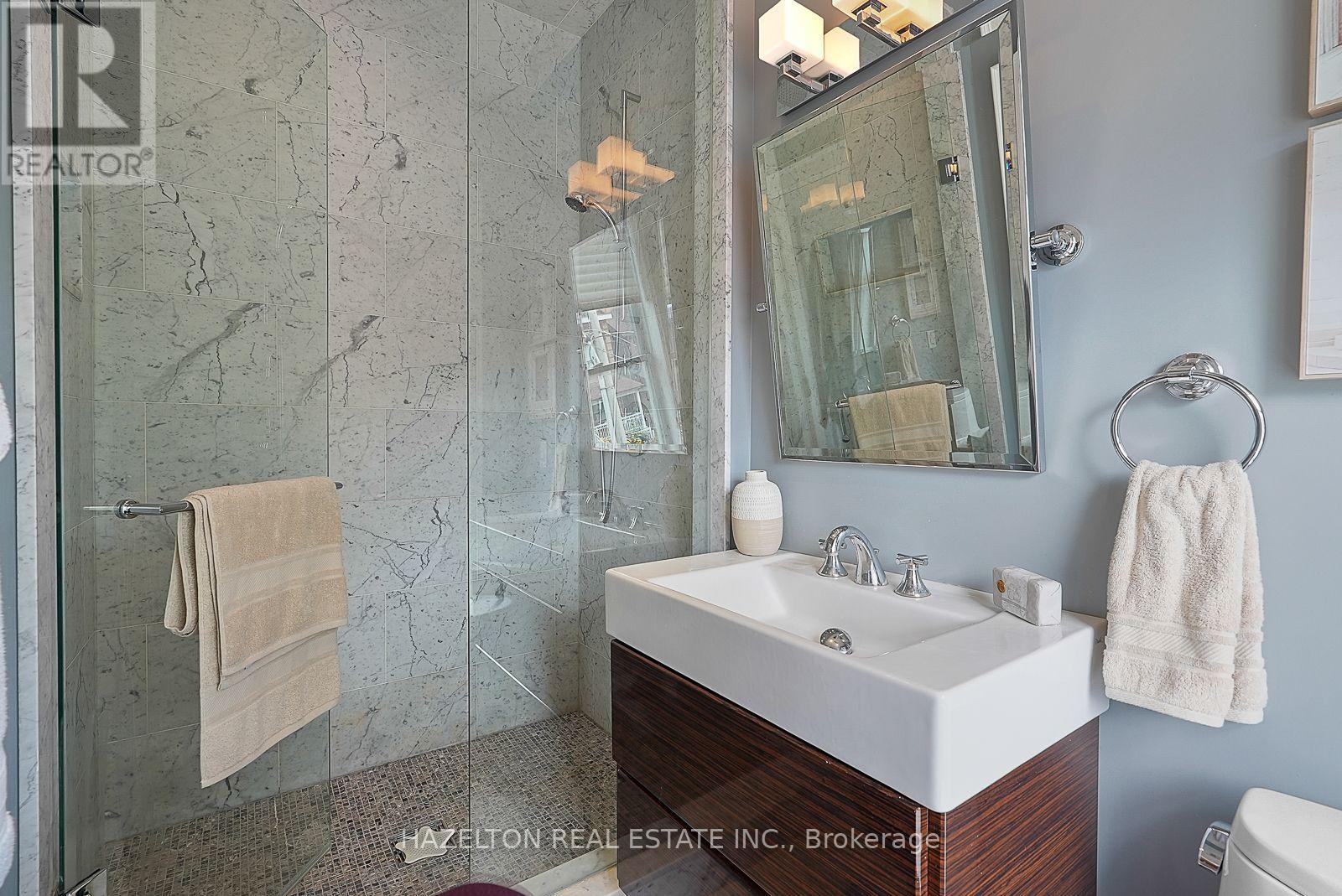 68 Montrose Avenue, Toronto, Ontario  M6J 2T7 - Photo 19 - C13798812