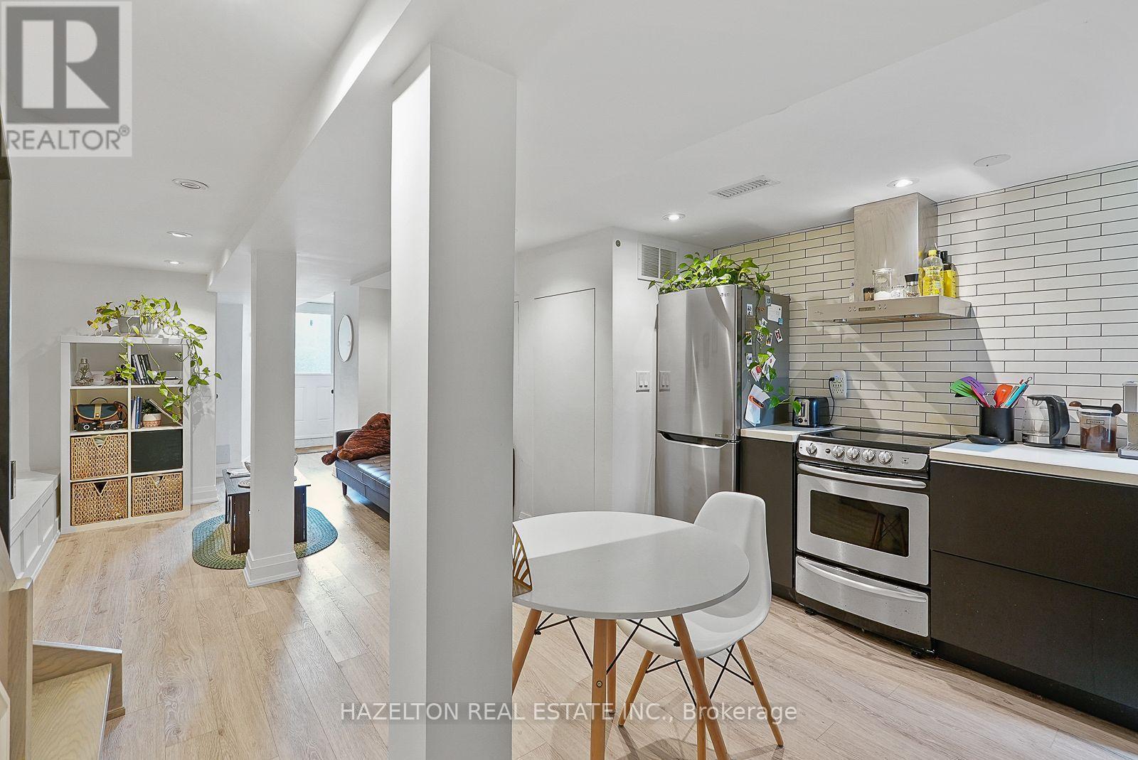 68 Montrose Avenue, Toronto, Ontario  M6J 2T7 - Photo 37 - C13798812