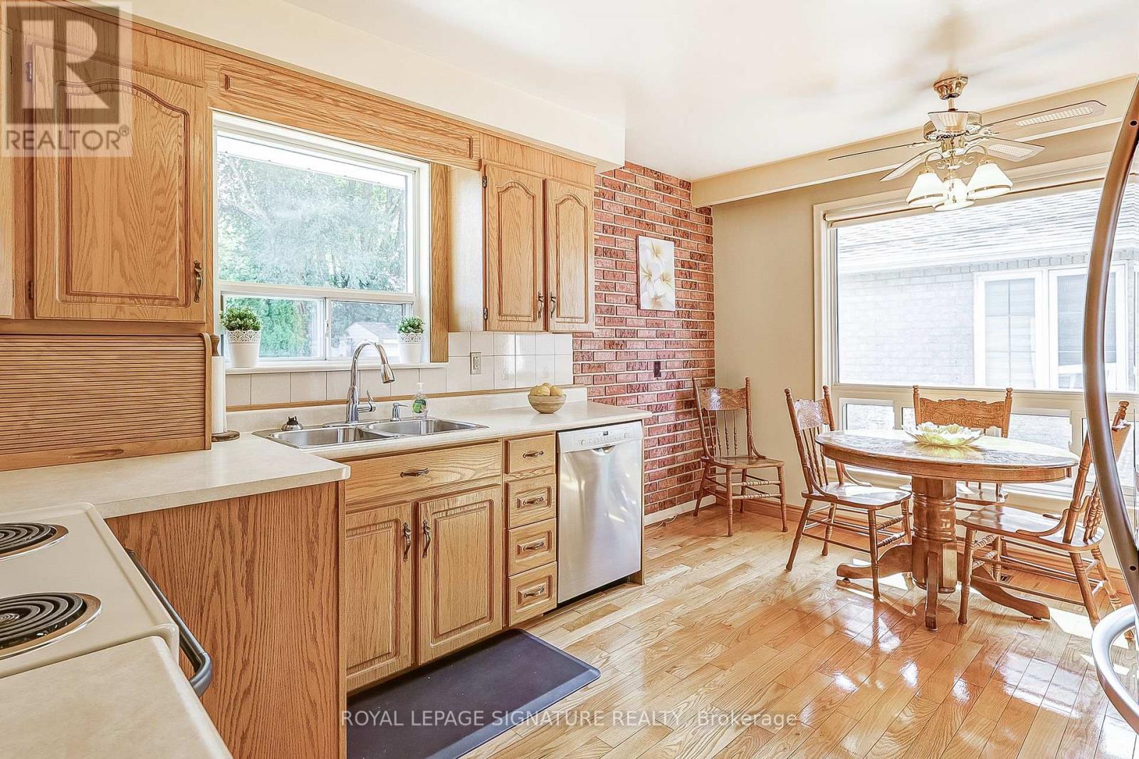 79 Greenock Avenue, Toronto (Morningside), Ontario  M1G 3A2 - Photo 8 - E13798716