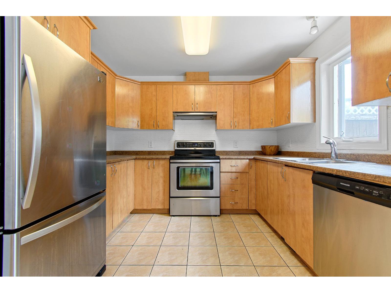 344 Rue du Louvre Gatineau (Aylmer) Quebec Canada J9J0B2 5