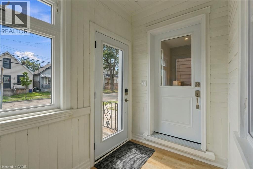 19 Vansitmart Avenue, Hamilton, Ontario  L8H 3A2 - Photo 4 - 40864057