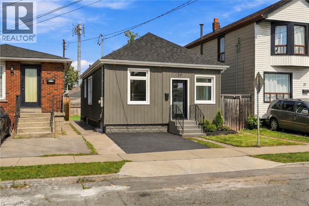 19 Vansitmart Avenue, Hamilton, Ontario  L8H 3A2 - Photo 2 - 40864057