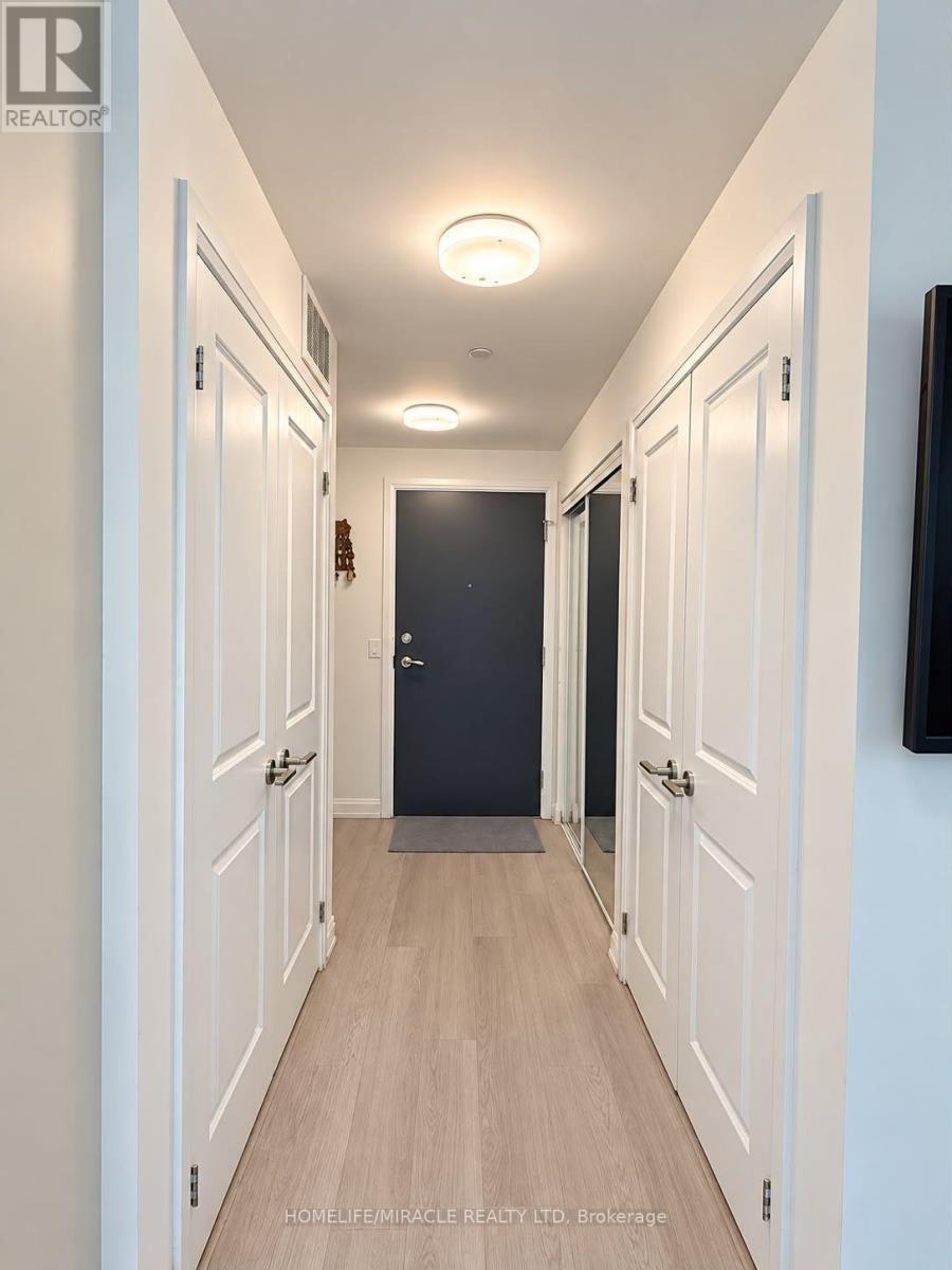 360 - 75 Attmar Drive, Brampton, Ontario  L6P 0Y6 - Photo 4 - W13798684