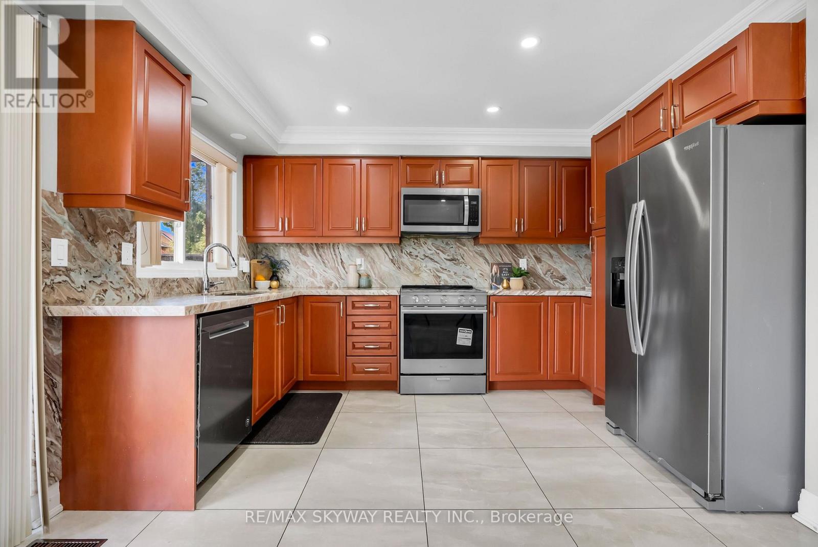 6214 Miriam Way, Mississauga (Lisgar), Ontario  L5N 8J6 - Photo 16 - W13798770
