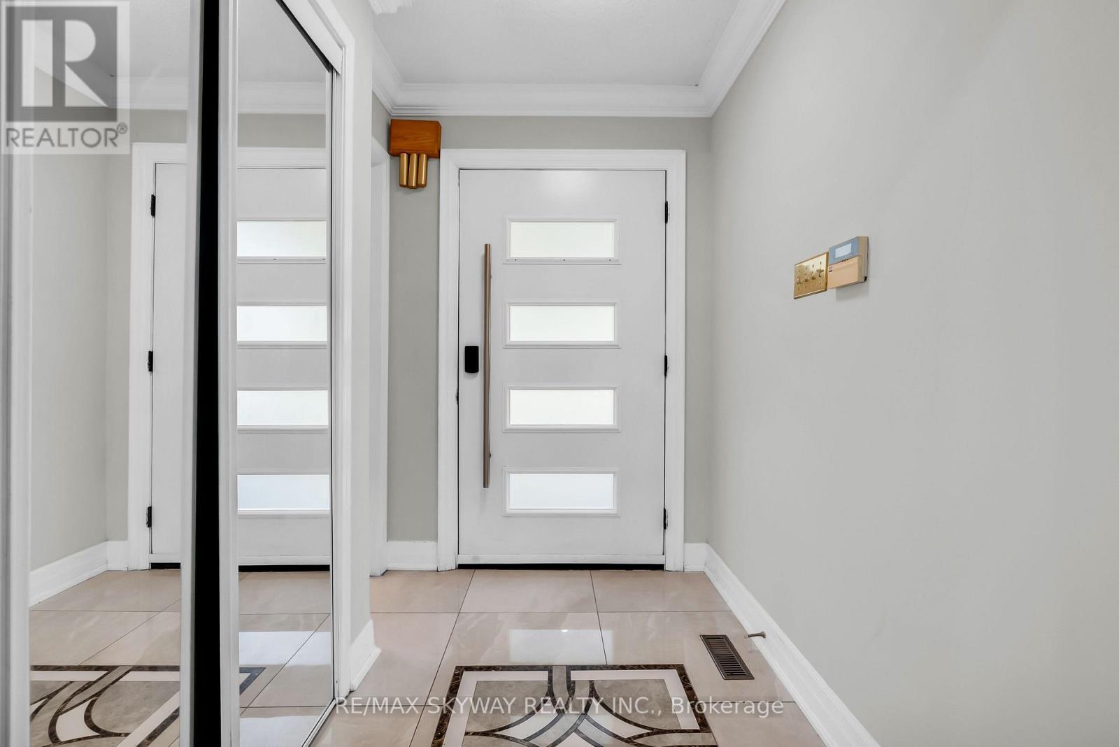 6214 Miriam Way, Mississauga (Lisgar), Ontario  L5N 8J6 - Photo 8 - W13798770