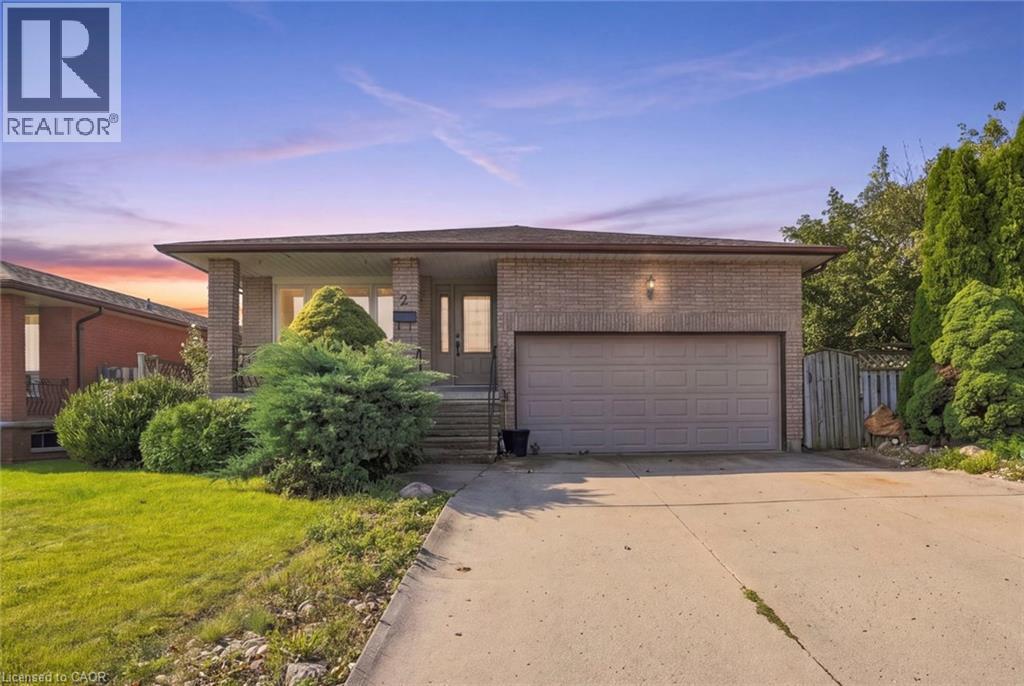 2 HEARTHSIDE Crescent, Hamilton, Ontario