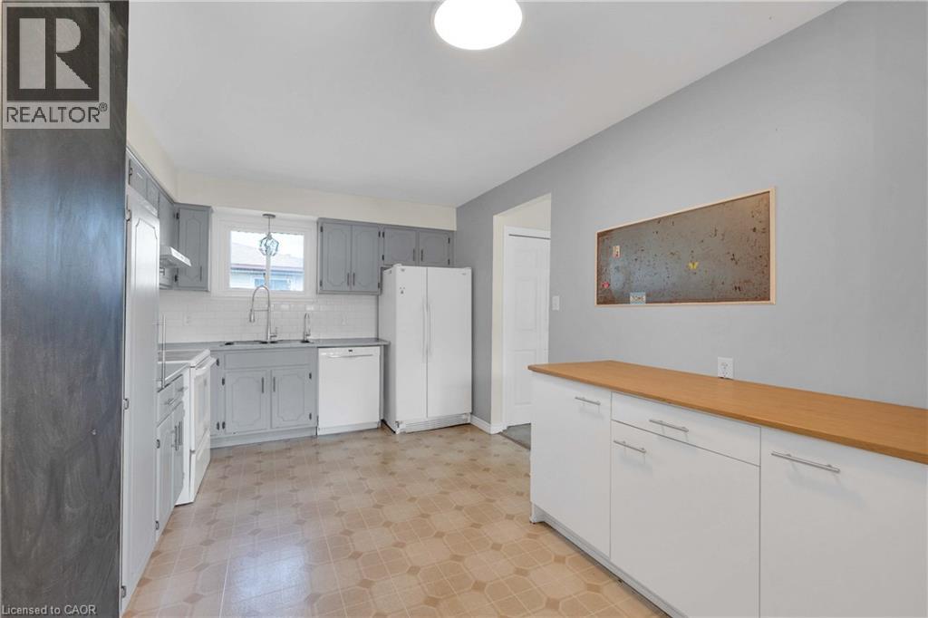 141 Cedar Crest Street, Kitchener, Ontario  N2N 2A6 - Photo 11 - 40864185