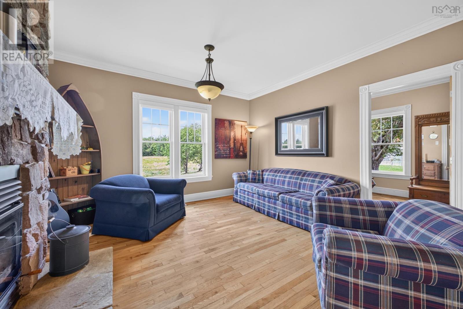 103 MAPLE Avenue photo 15