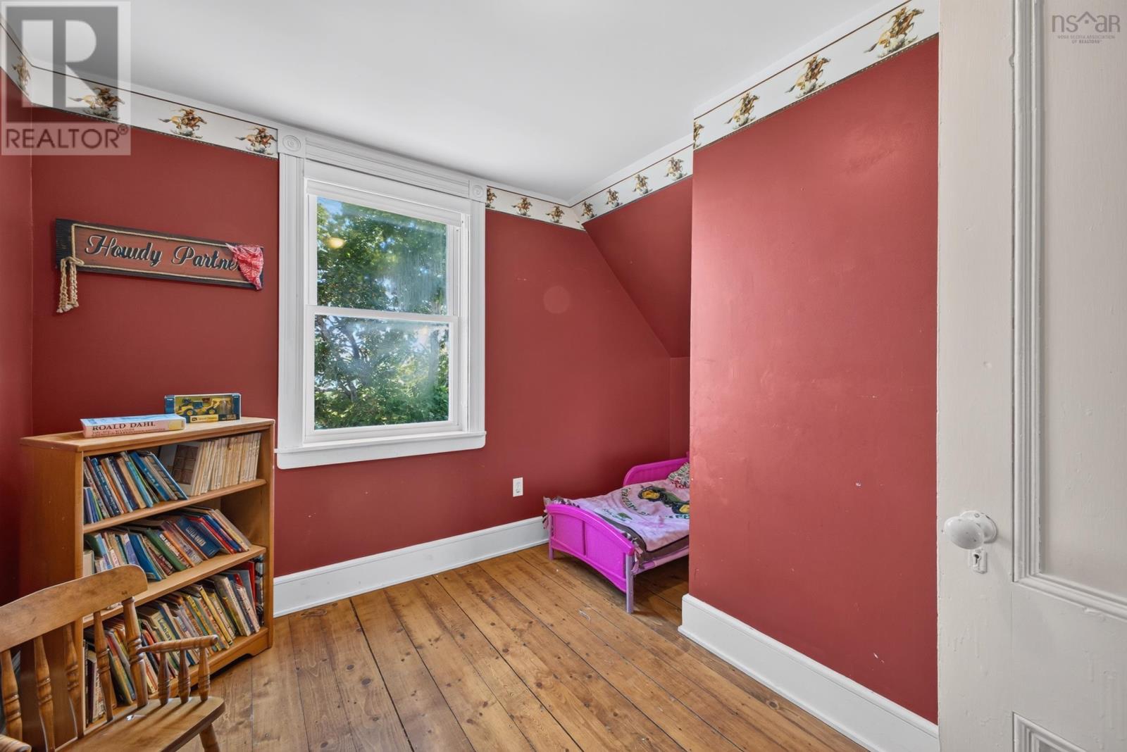 103 MAPLE Avenue photo 38