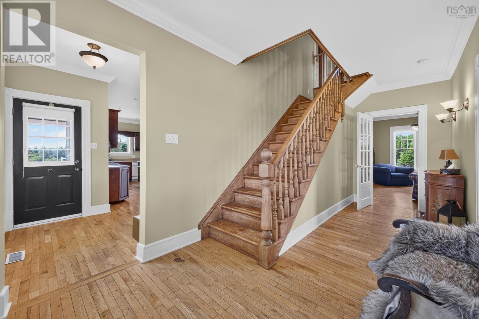 103 MAPLE Avenue photo 5