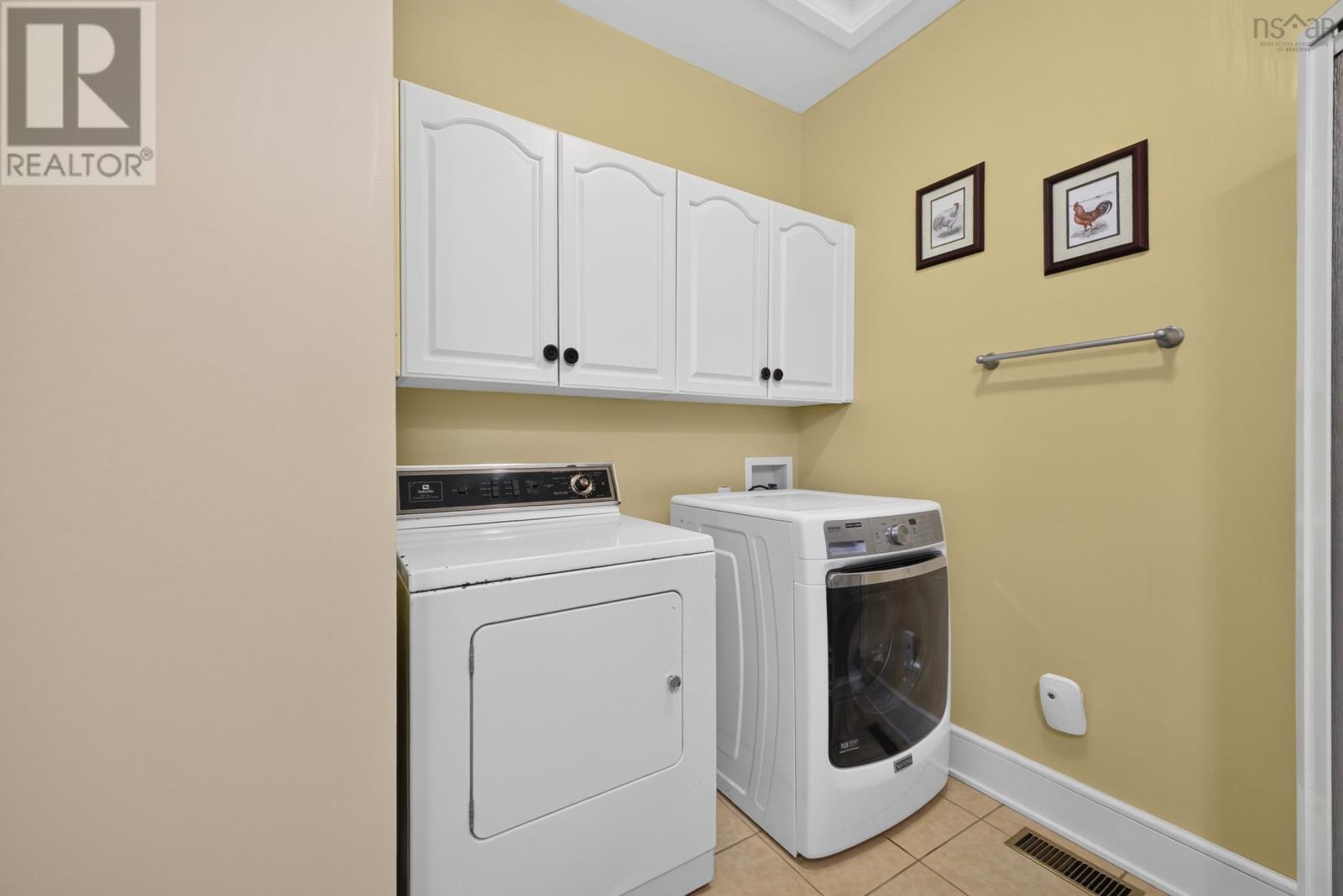 103 MAPLE Avenue photo 8