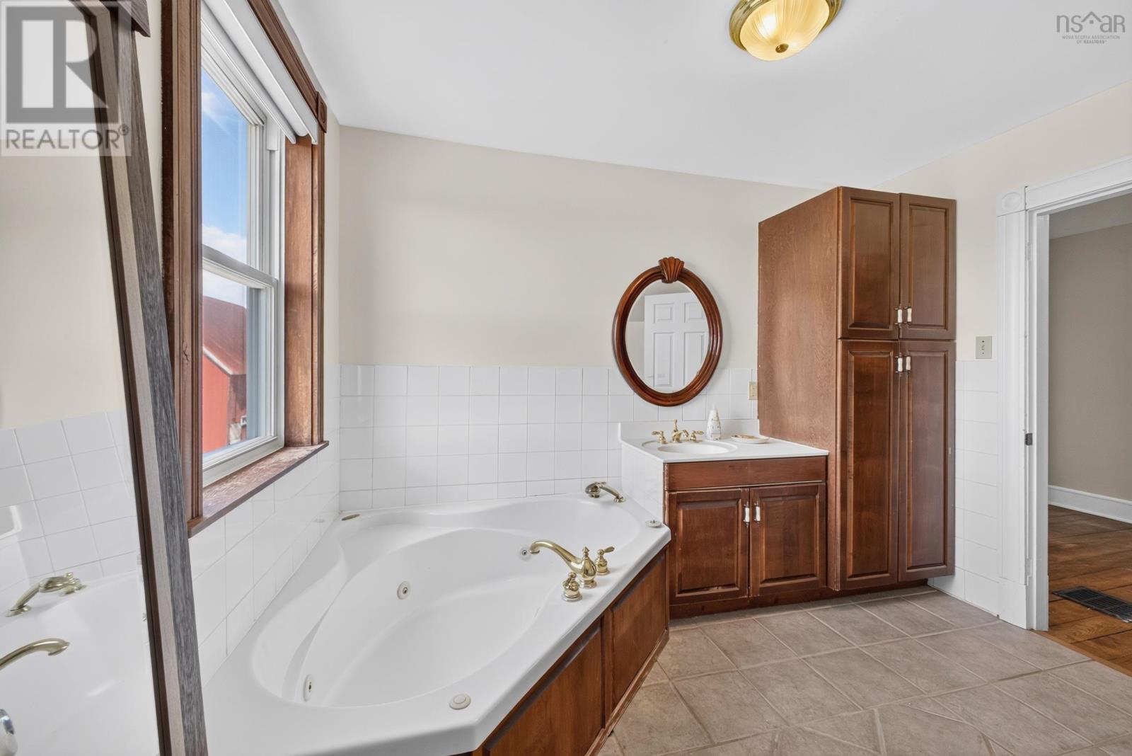 103 MAPLE Avenue photo 39