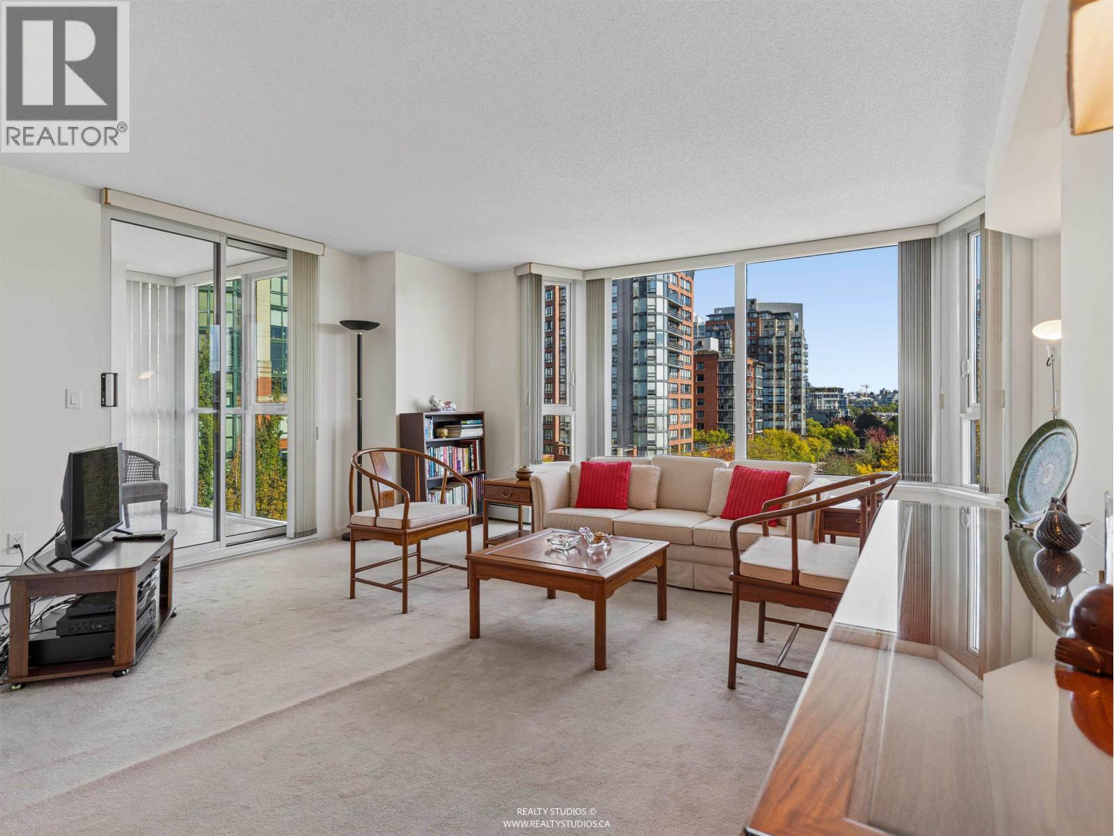 705 388 Drake St, Vancouver, British Columbia  V6B 6A8 - Photo 3 - R3164597