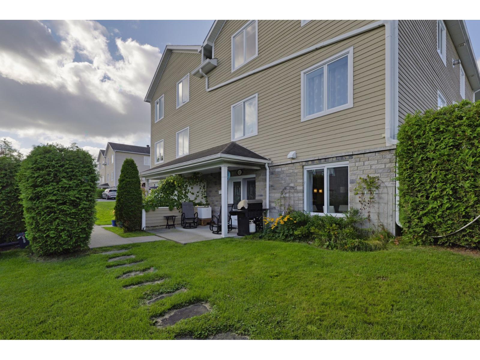 617 Rue de Hatley Magog Quebec Canada J1X0H2 2
