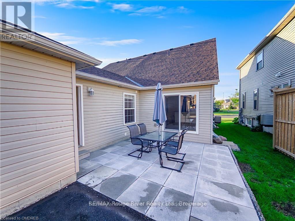 814 Broadway Boulevard, Peterborough, Ontario  L3C 5M8 - Photo 2 - X13798956