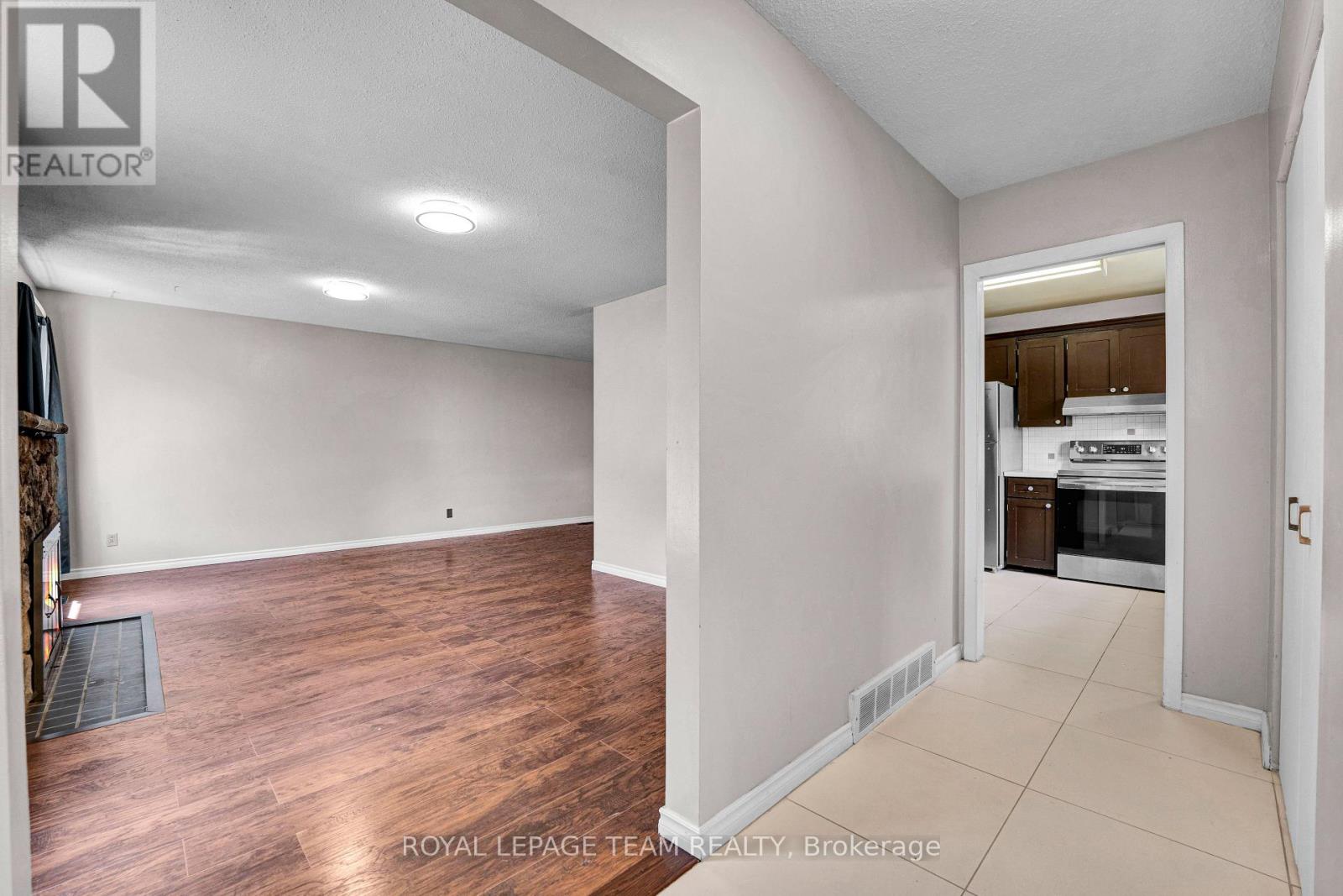 101 Country Lane W, Ottawa, Ontario  K2L 1J4 - Photo 9 - X13798916