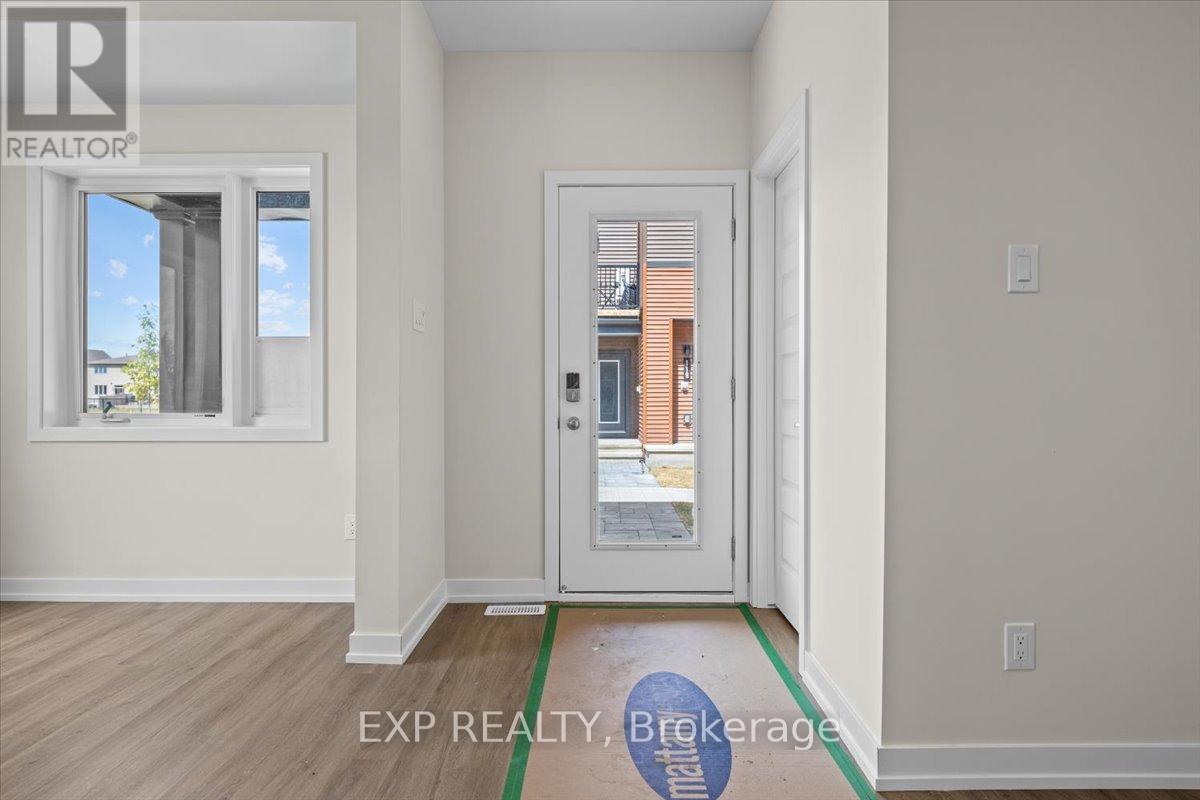 6526 Linseed Road, Ottawa, Ontario  K2K 1L7 - Photo 2 - X13798984