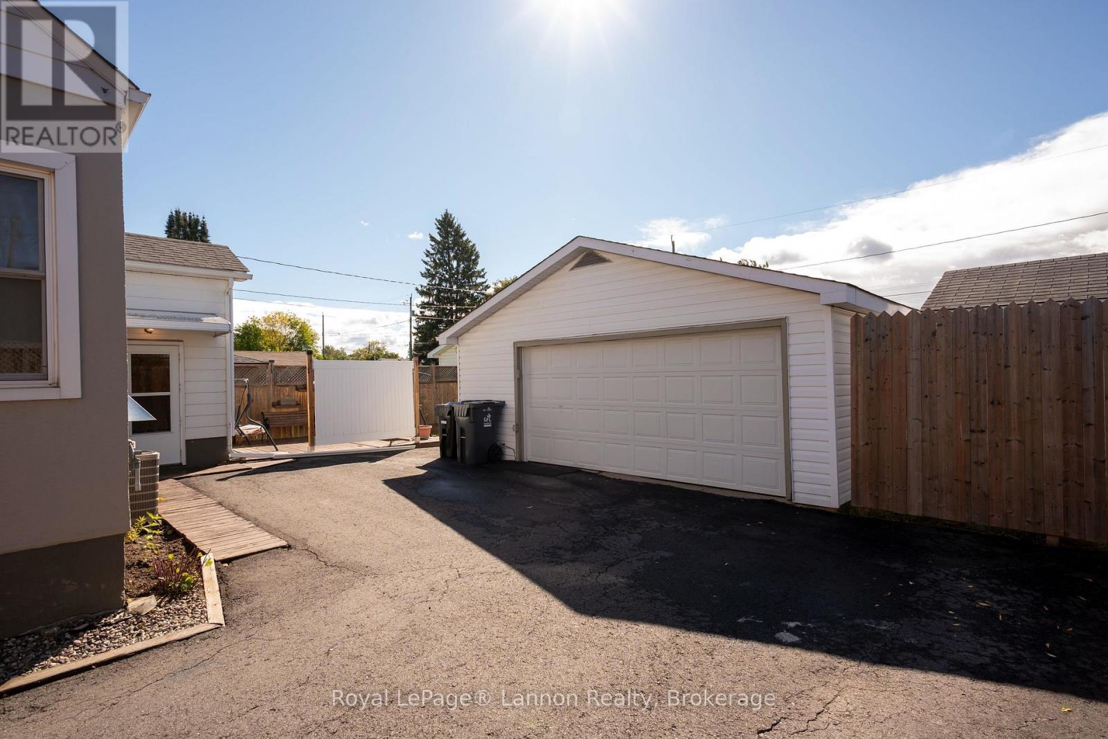 234 Christina Street E, Thunder Bay, Ontario  P7E 4N7 - Photo 2 - X13798894