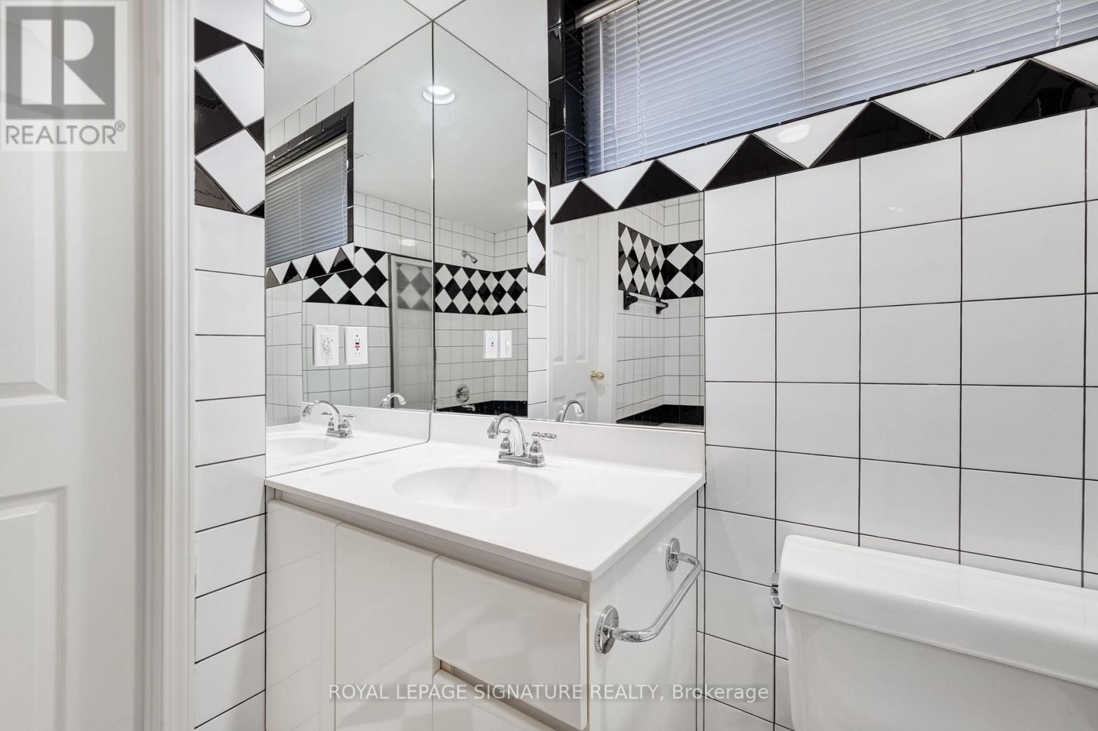 88 Garnier Court, Toronto (Bayview Woods-Steeles), Ontario  M2M 4C9 - Photo 39 - C13798858