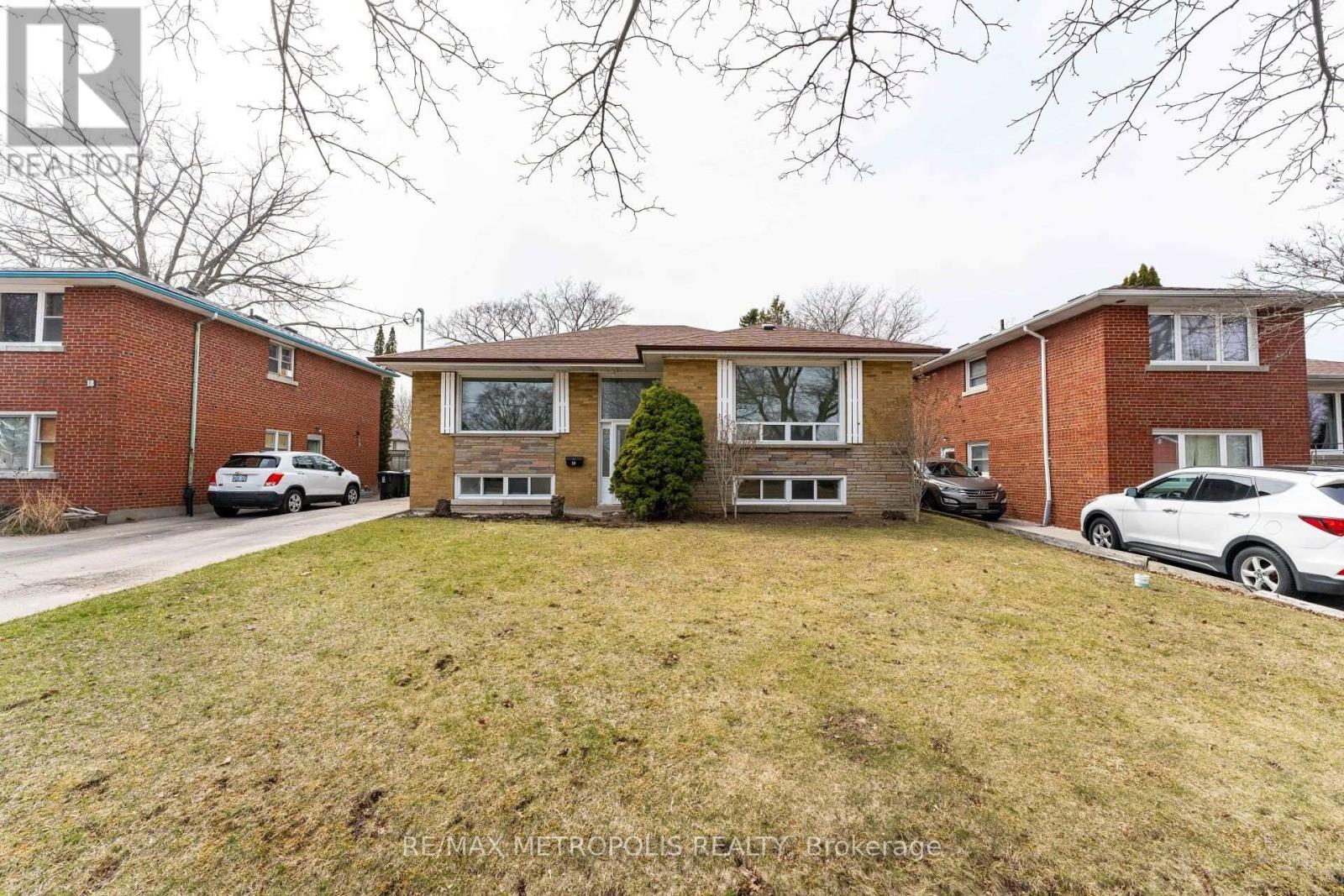 20 Perivale Crescent, Toronto, Ontario  M1J 2C1 - Photo 3 - E13798878
